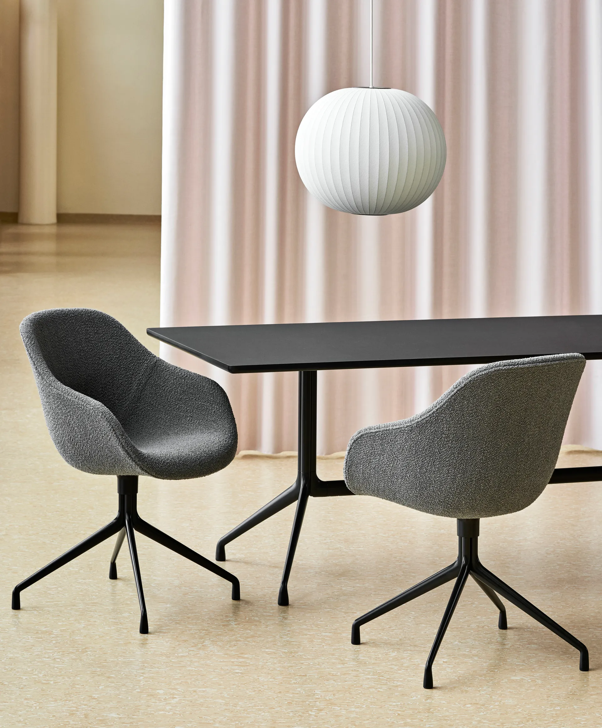 Nelson Bubble Ball κρεμαστό φωτιστικό M, Υπόλευκο HAY