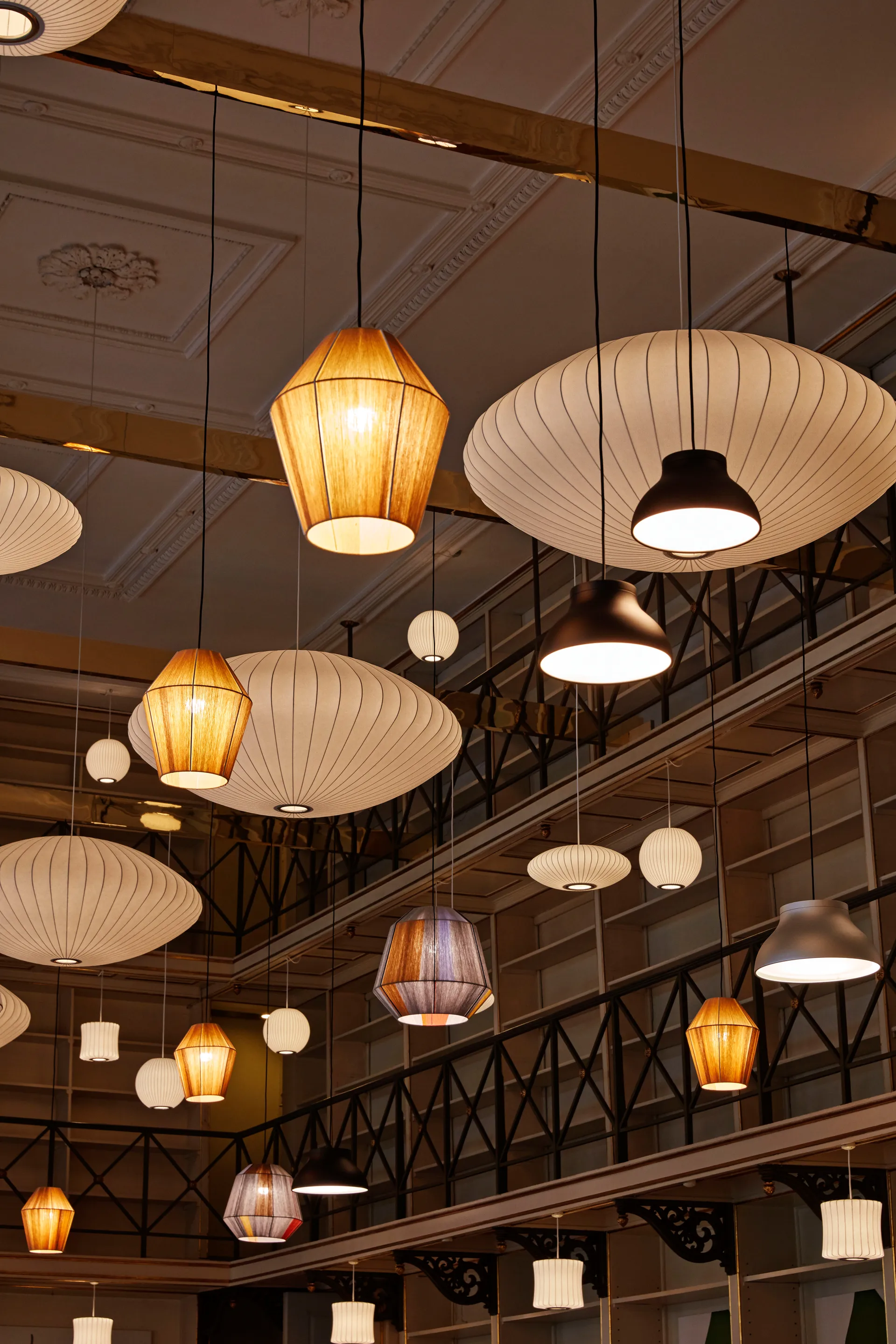 Nelson Bubble Saucer κρεμαστό φωτιστικό L, Υπόλευκο HAY