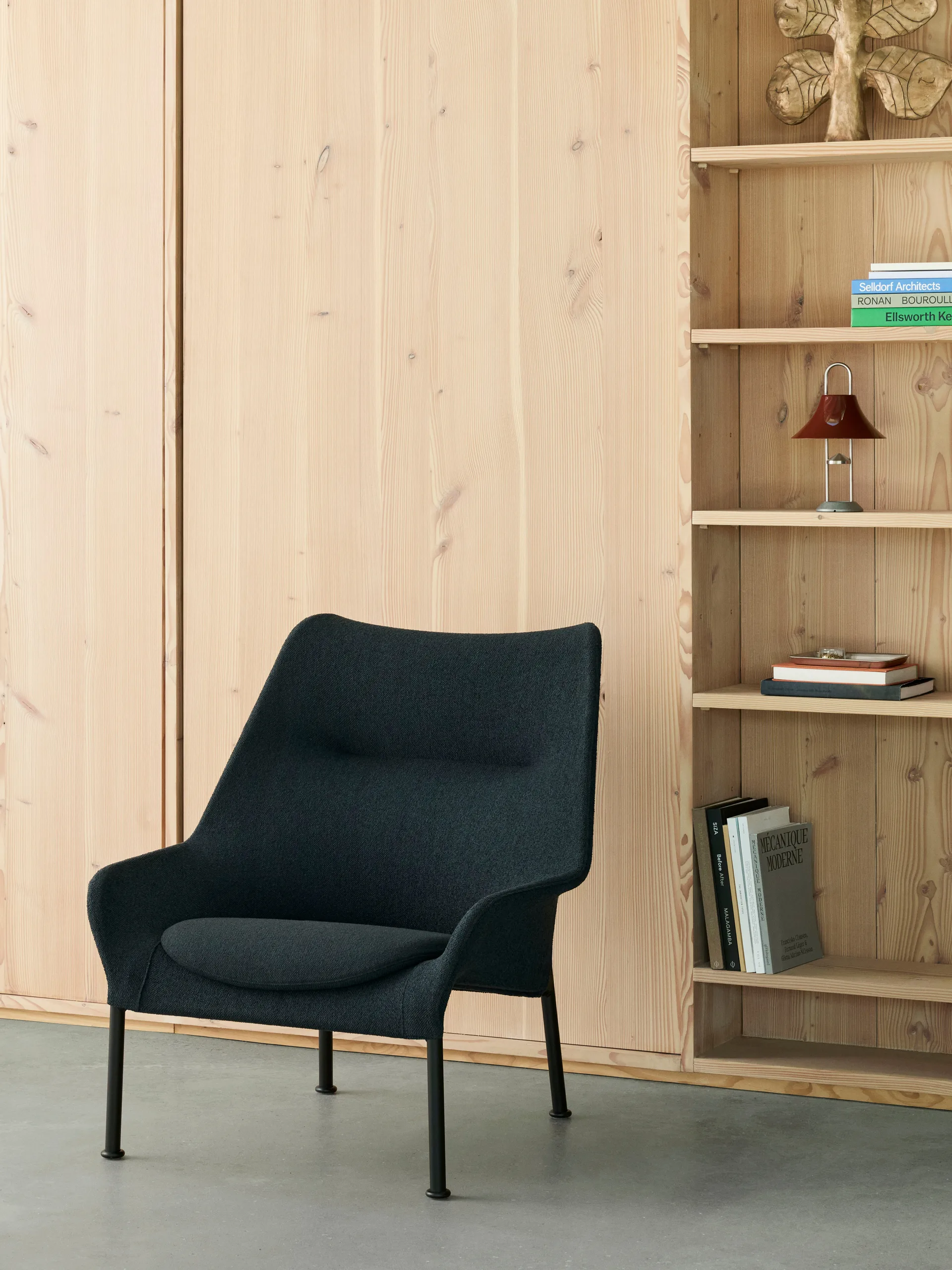 O2 Lounge Chair πολυθρόνα, Soft black-μαύρο-λακαρισμένο ατσάλι HAY