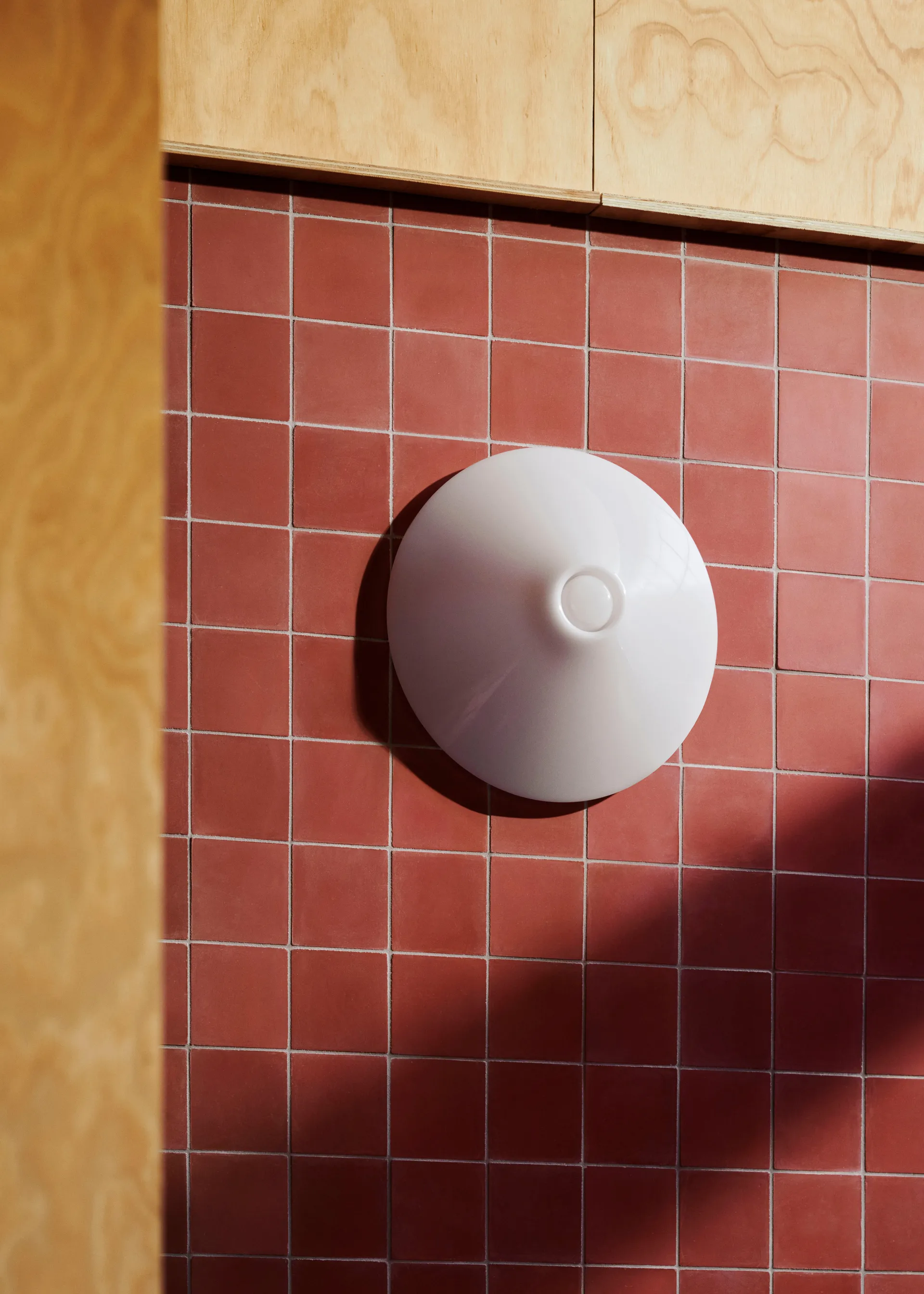 Ono Flush Mount φωτιστικό τοίχου Ø35 cm, Opal acrylic HAY