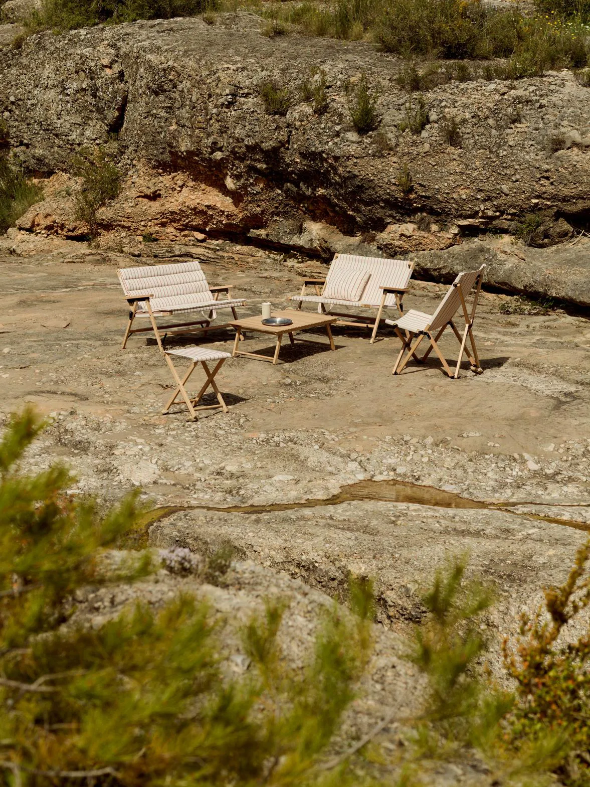 Outdoor Market πτυσσόμενο σκαμπό, Μπεζ-κόκκινο HAY