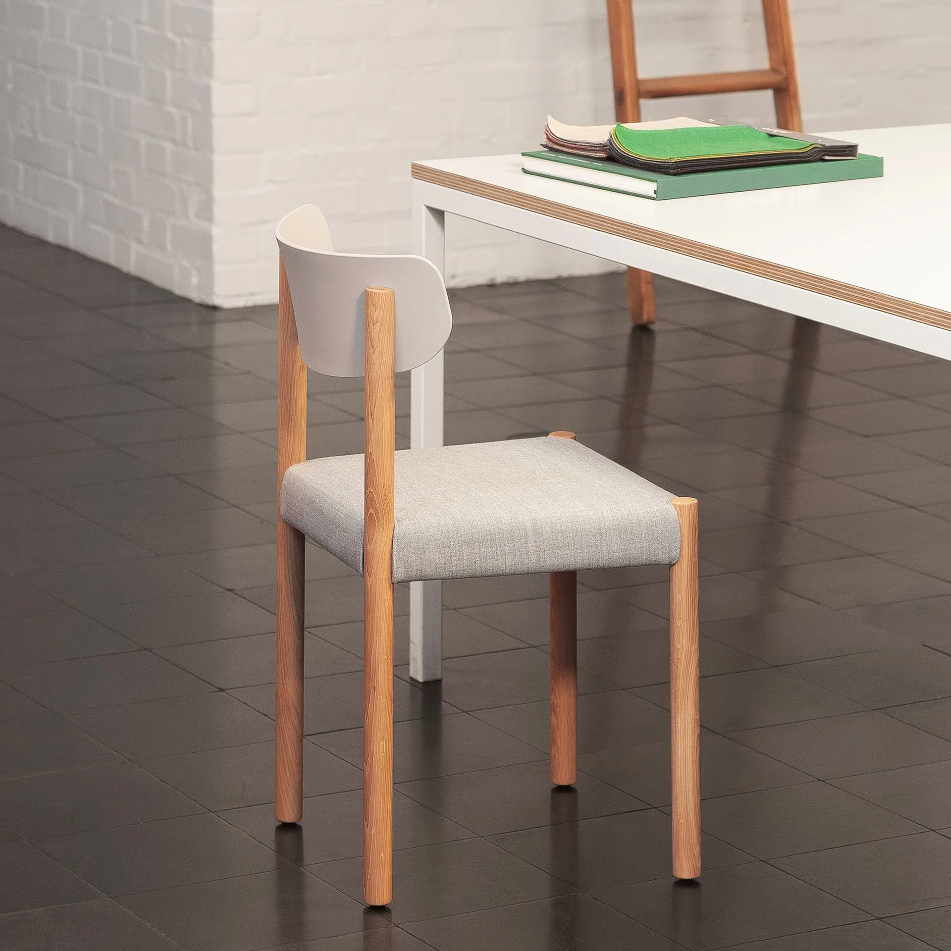 Pack Chair 11 καρέκλα, Λαδωμένη δρυς-chalk grey-Remix 126 HAY