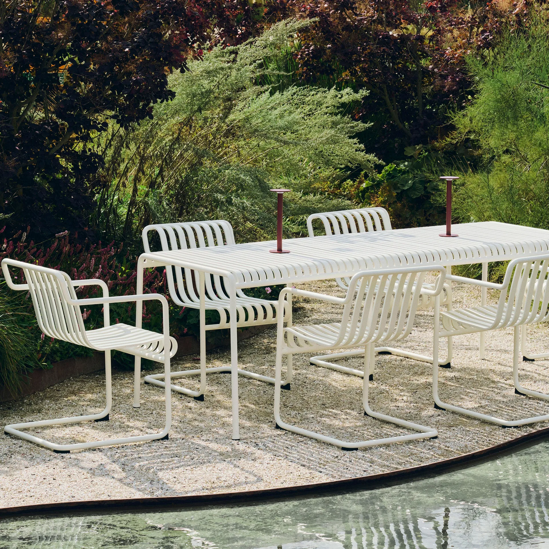 Palissade Cantilever Dining καρεκλά με μπράτσα, Cream white HAY