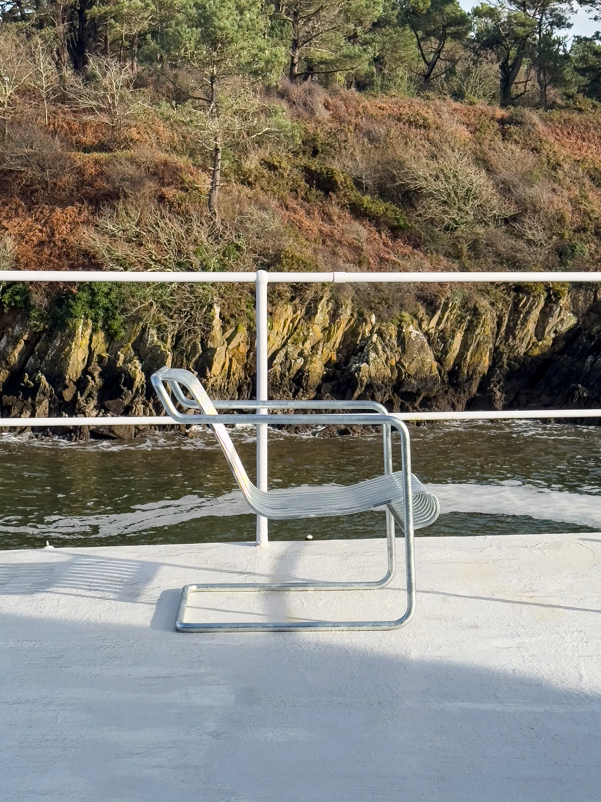 Palissade Cantilever Low πολυθρόνα lounge, Hot galvanised steel HAY