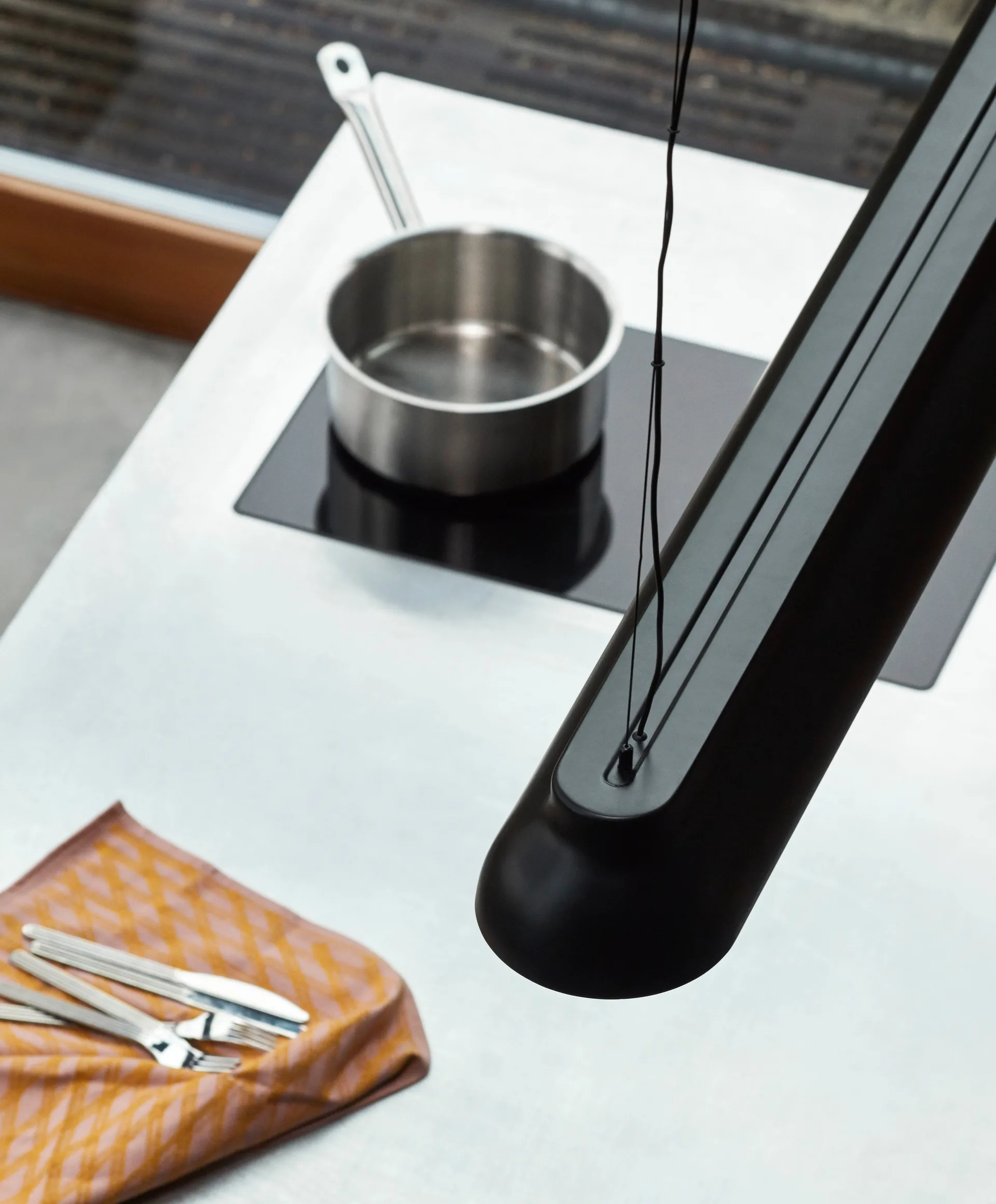 PC Linear κρεμαστό φωτιστικό, Απαλό μαύρο HAY