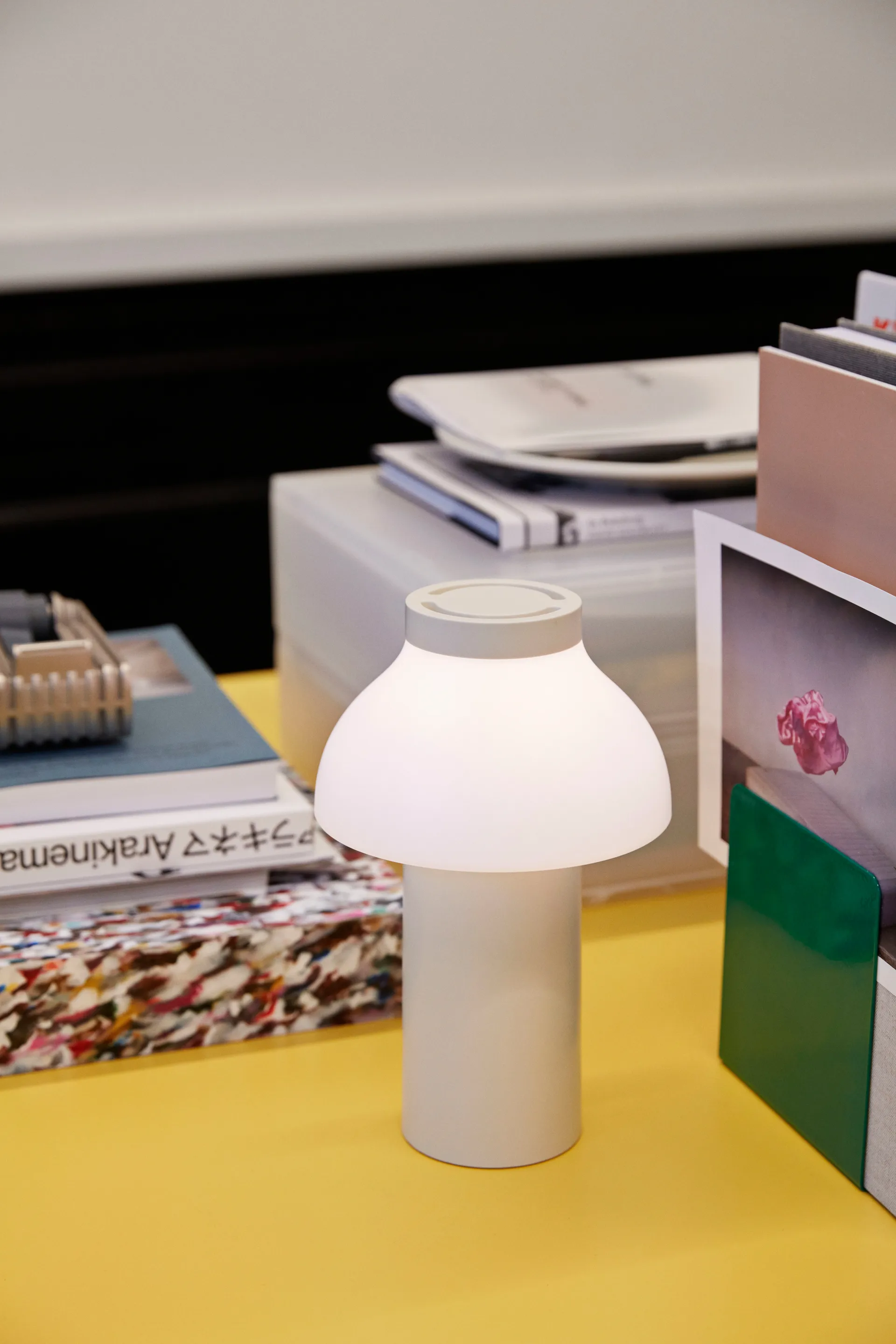 PC φορητό επιτραπέζιο φωτιστικό, Κρεμ λευκό HAY