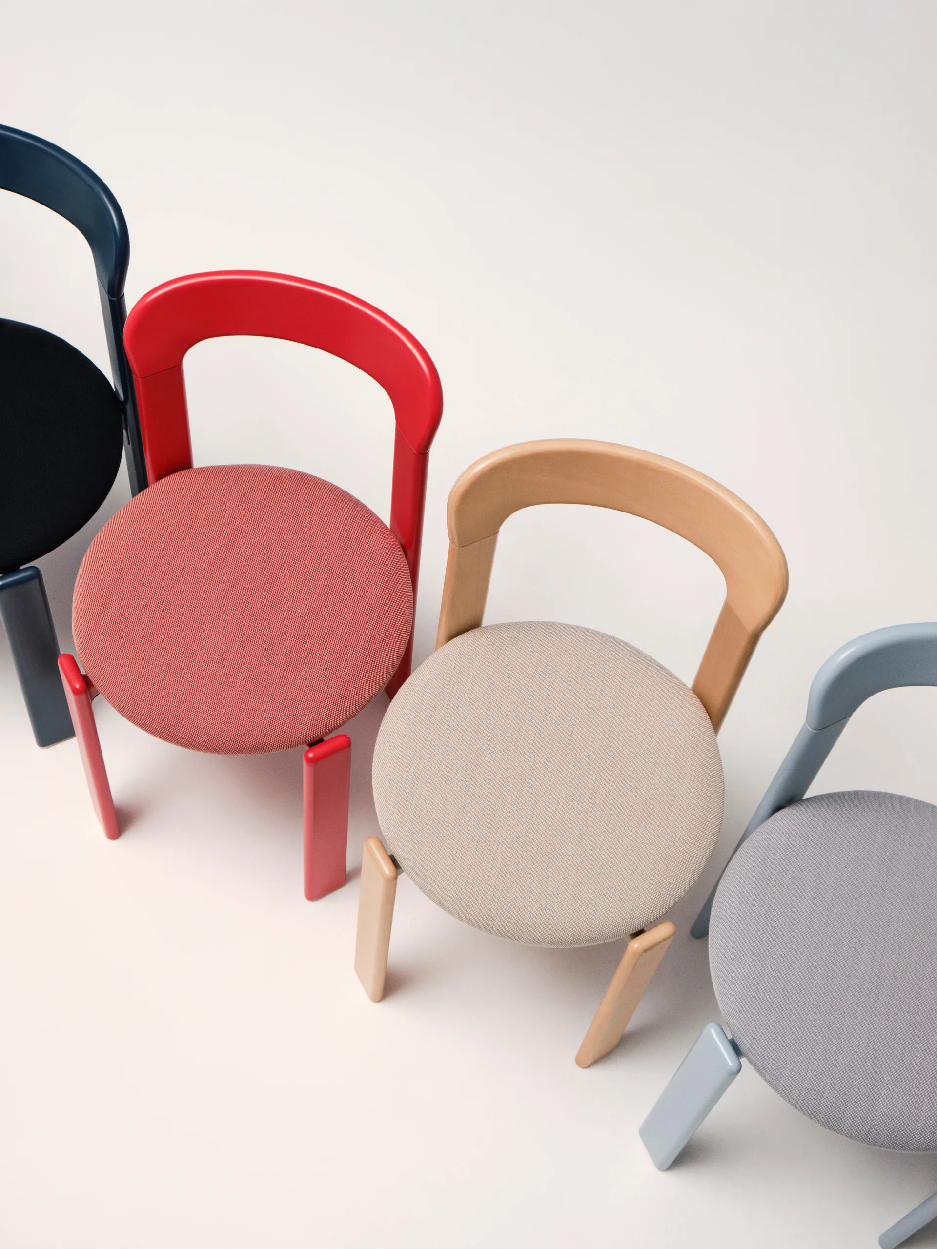 Καρέκλα Rey με ταπετσαρία, ύφασμα Steelcut Trio 213 golden HAY