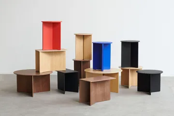 Slit τραπεζάκι σαλονιού Ø45 cm - Lacquered oak - HAY