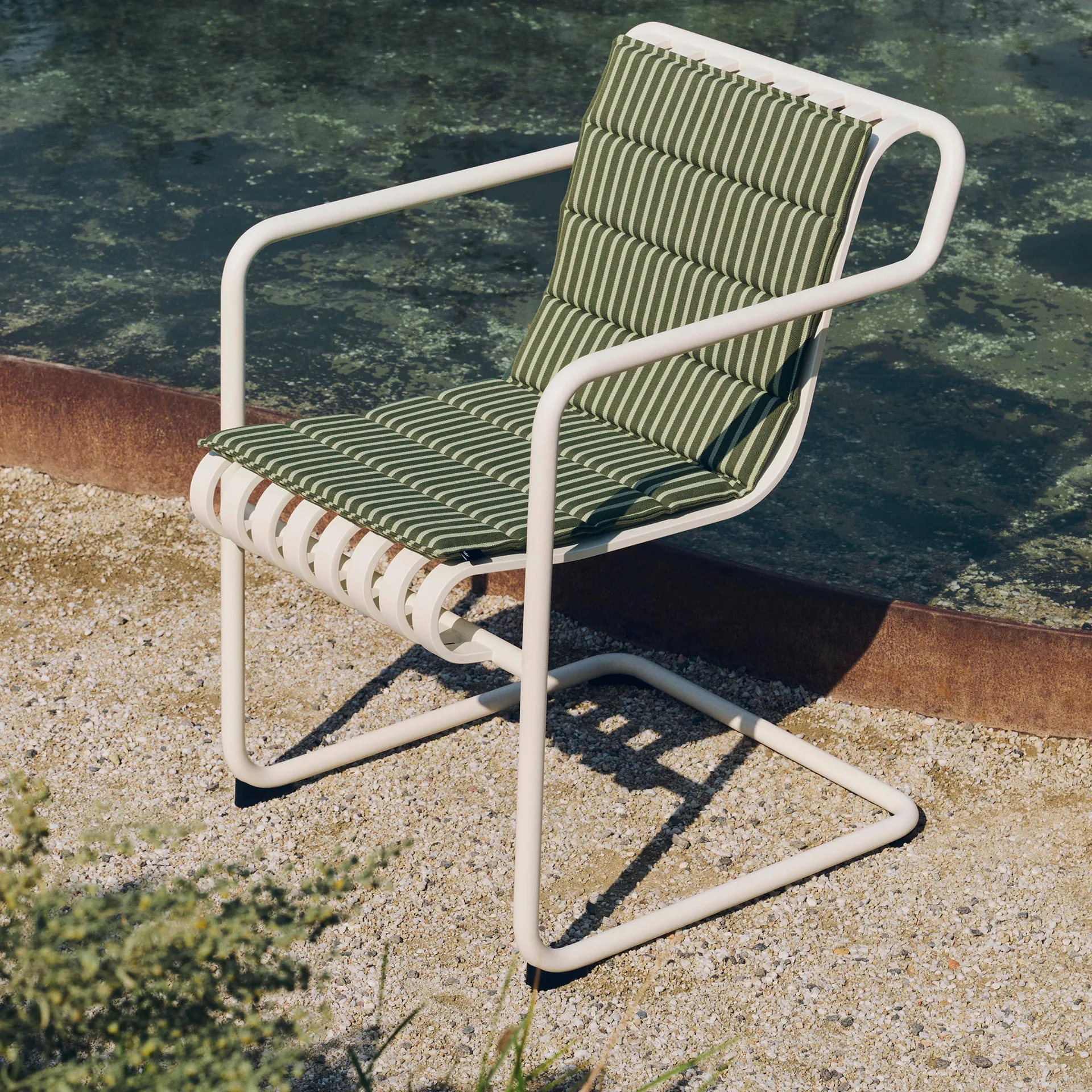 Terrazza Folding μαξιλάρι καθίσματος, Olive bold stripe, 82x40 cm HAY