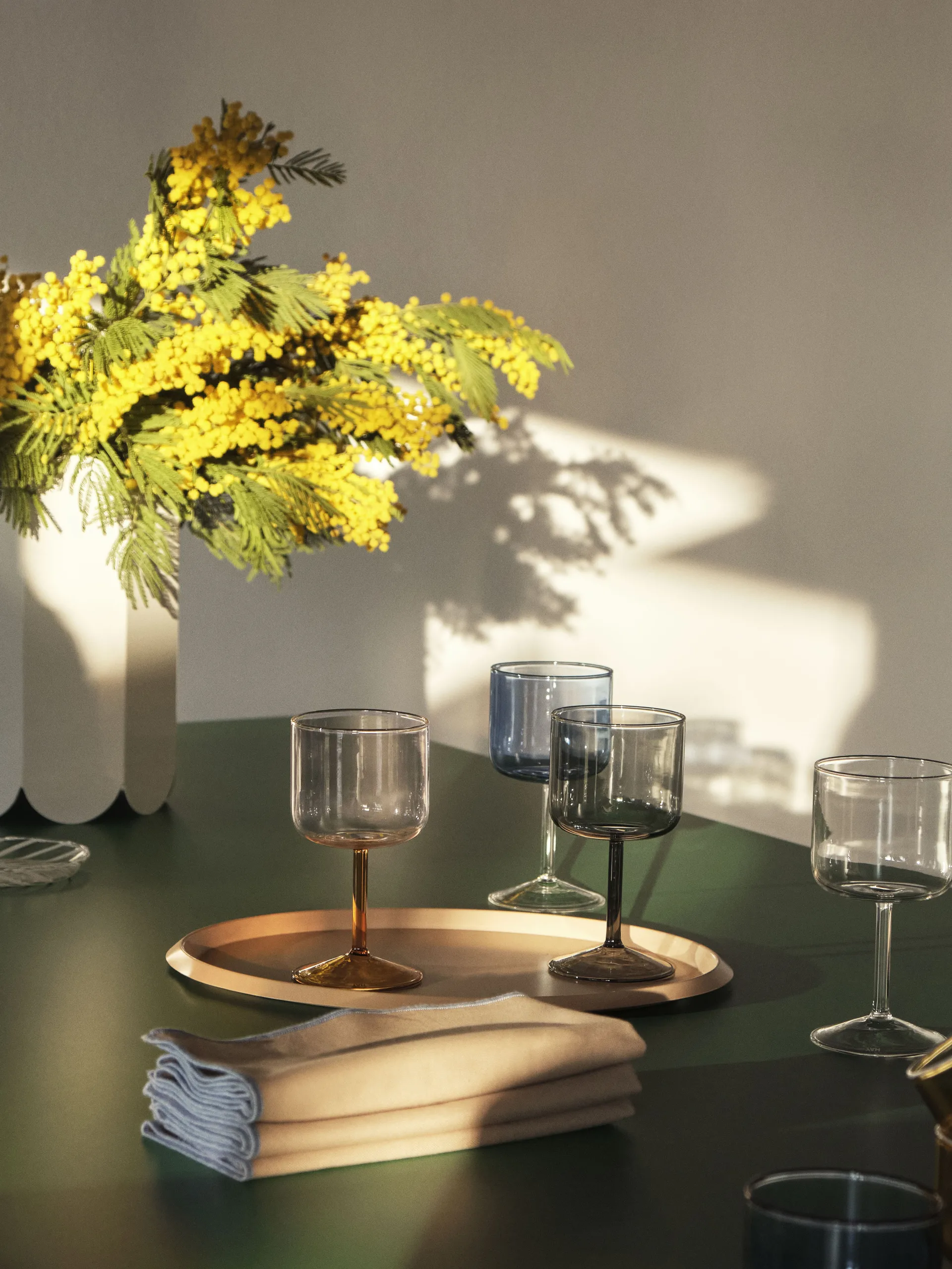 Tint ποτήρι κρασιού 250 ml συσκευασία 2 τεμαχίων, Μπλε-διαφανές HAY