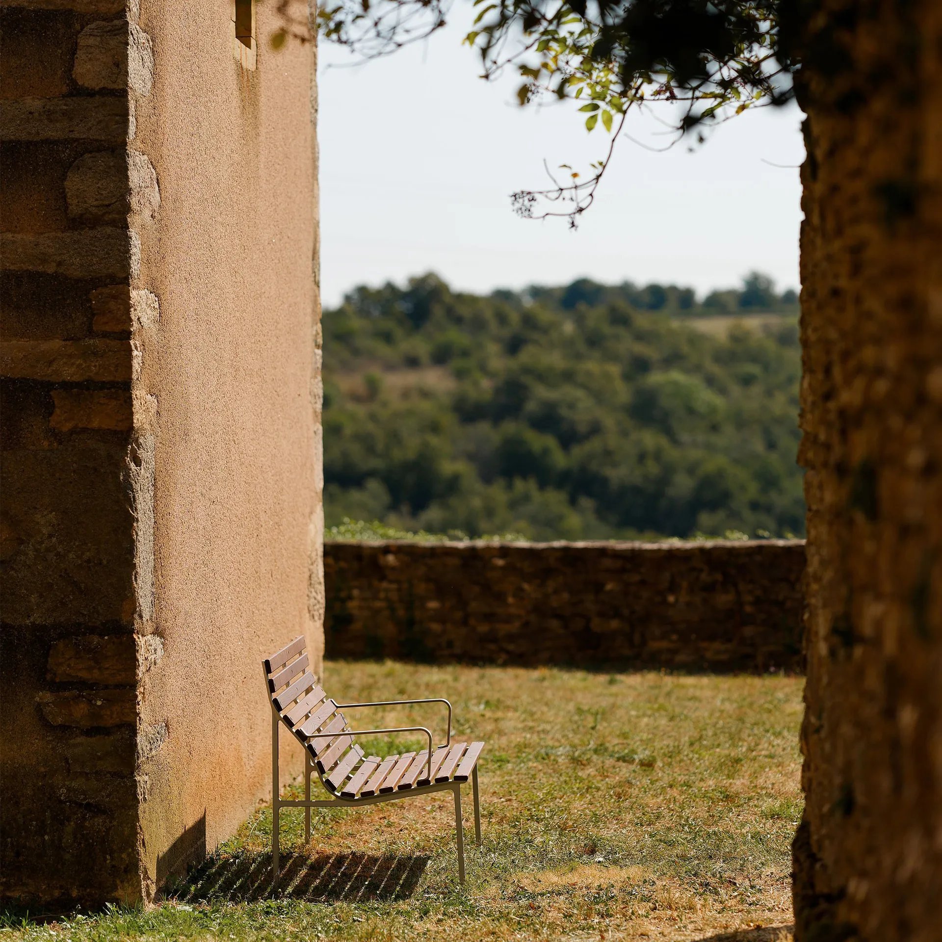 Traverse Lounge πάγκος με μπράτσα, Λαδωμένη φλαμουριά HAY