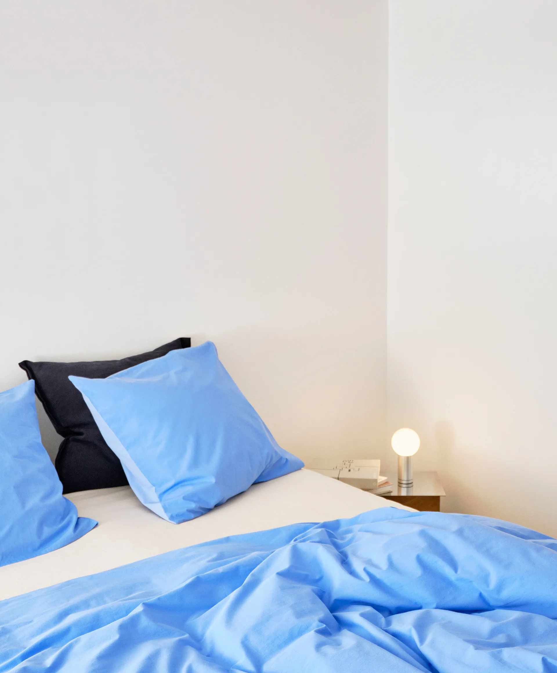 Turn On επιτραπέζιο φωτιστικό, Αλουμίνιο HAY