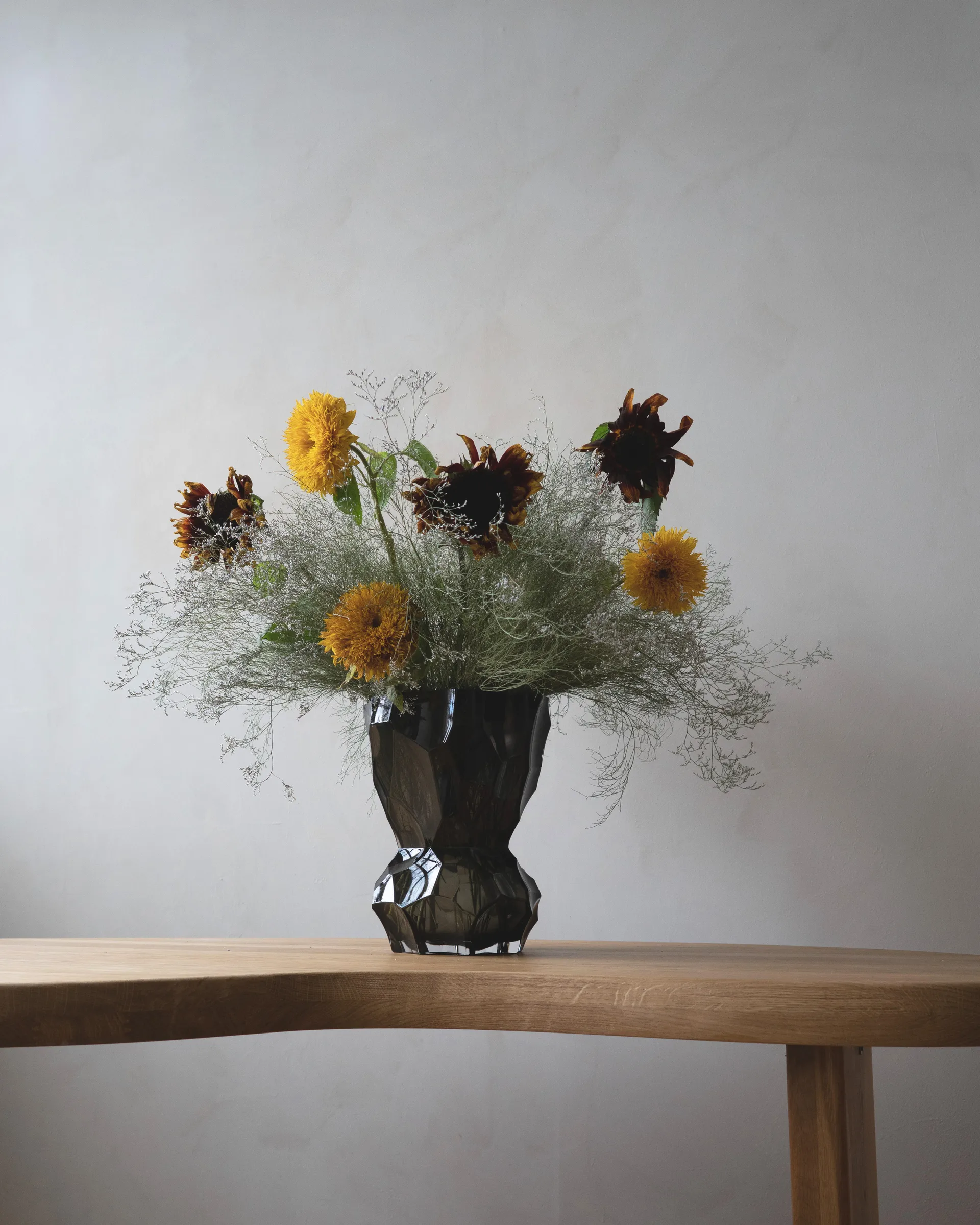 Βάζο με αντανακλάσεις 24x30 εκ, Σκούρο φιμέ Hein Studio