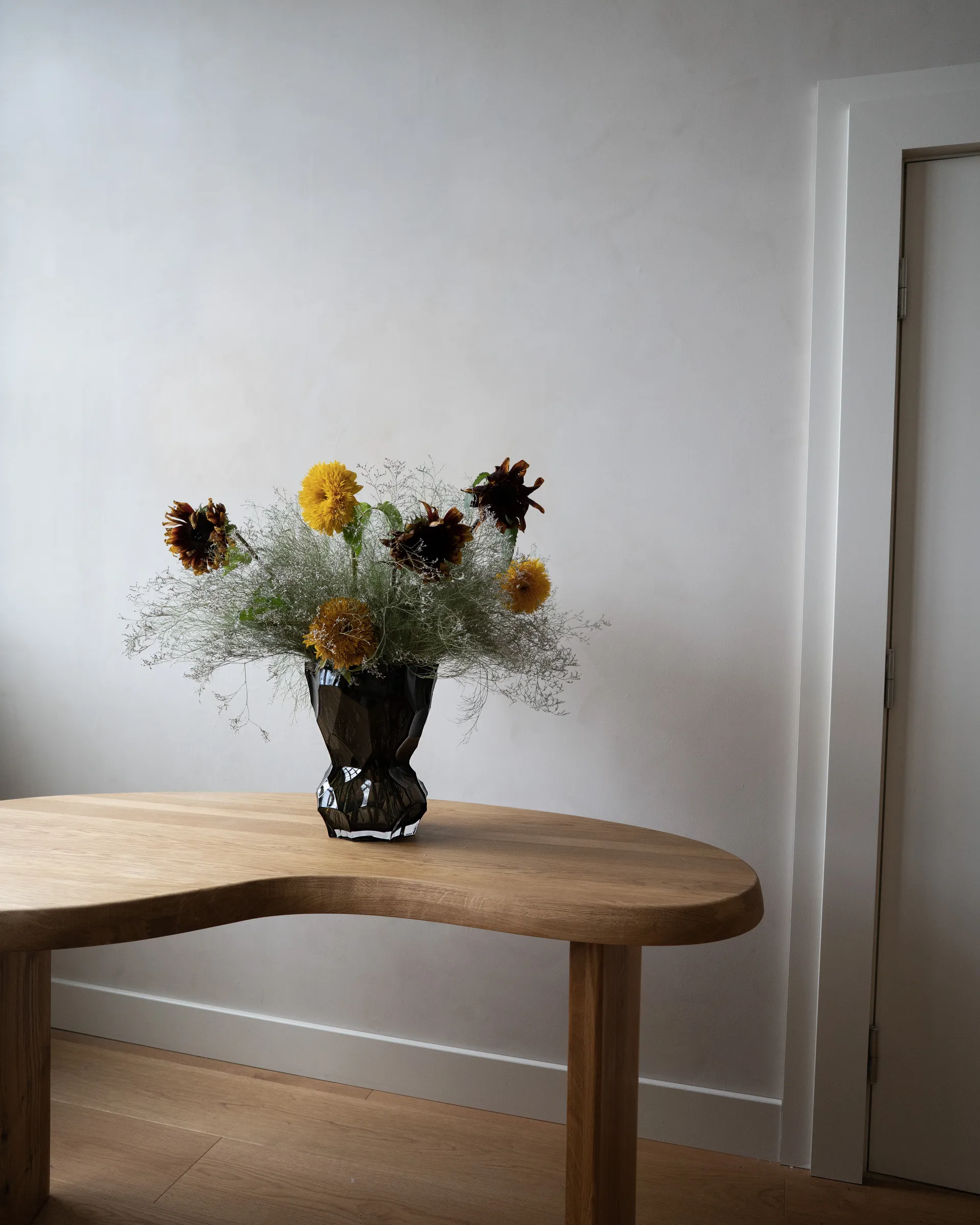 Βάζο με αντανακλάσεις 24x30 εκ, Σκούρο φιμέ Hein Studio