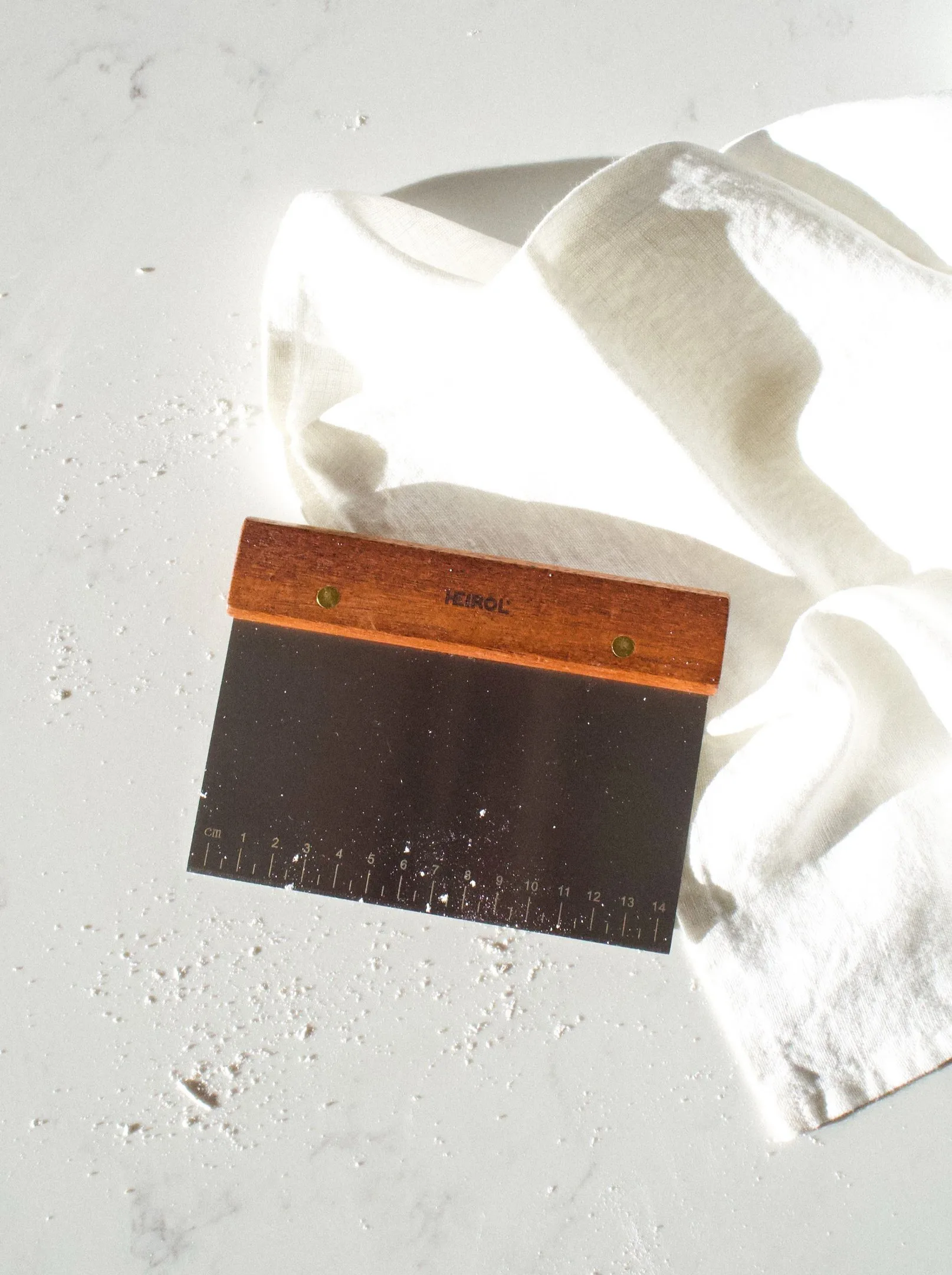 Ξύστρα ζύμης με ξύλινη λαβή, Ξύλο τριανταφυλλιάς-ανοξείδωτο ατσάλι Heirol