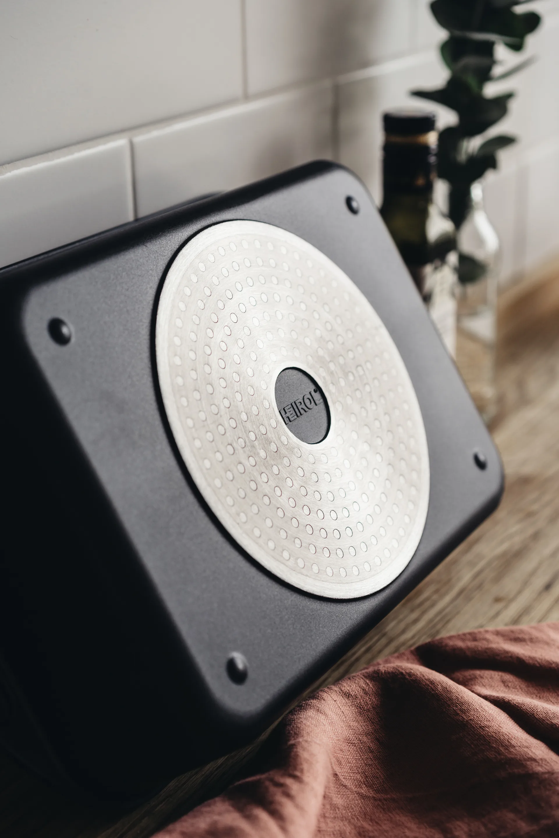 Heirol φόρμα με πιάτο για επαγωγική εστία και καπάκι, 22x33 cm Heirol