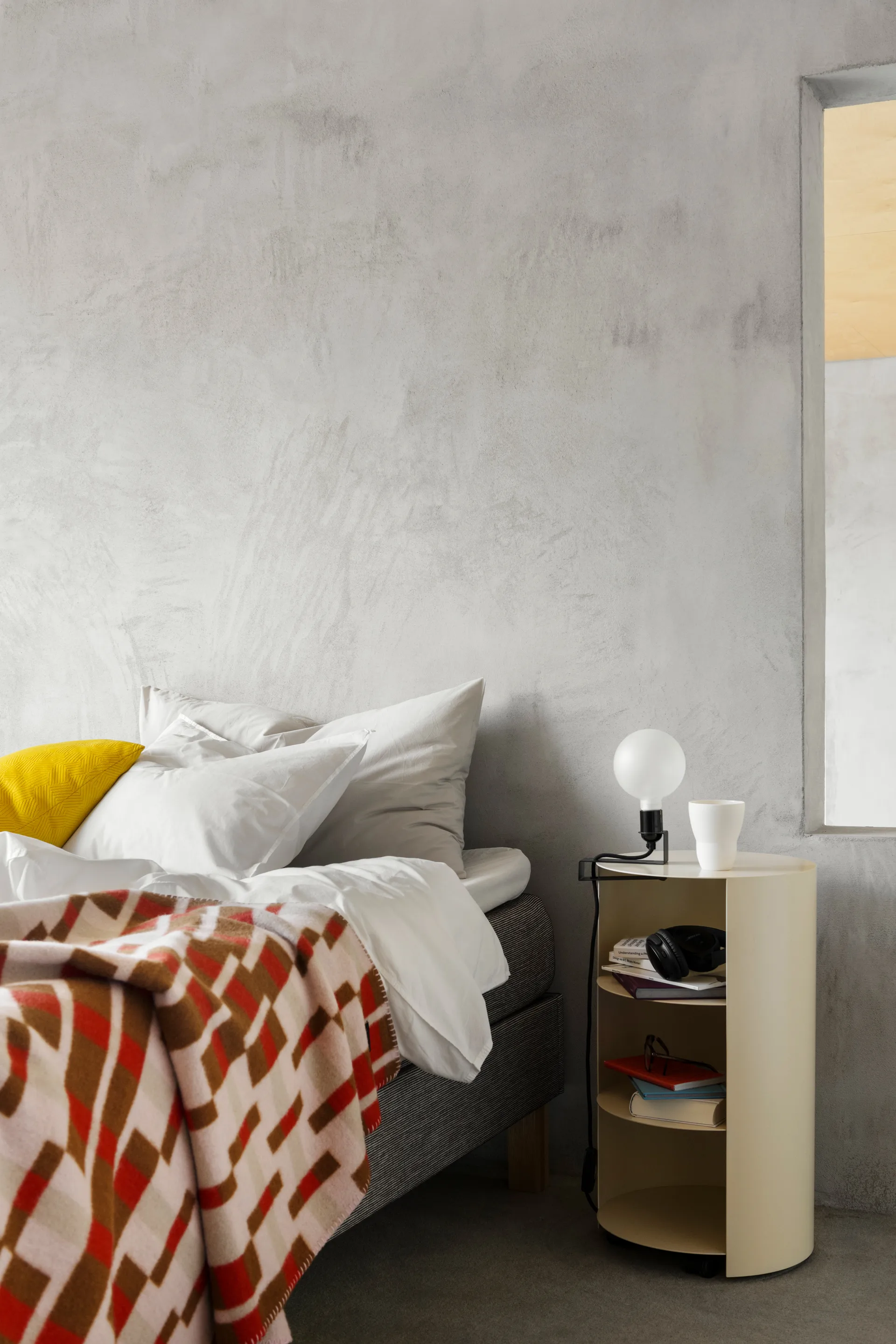 Hide βάθρο Ø38x68 cm, Light ivory textured Hem