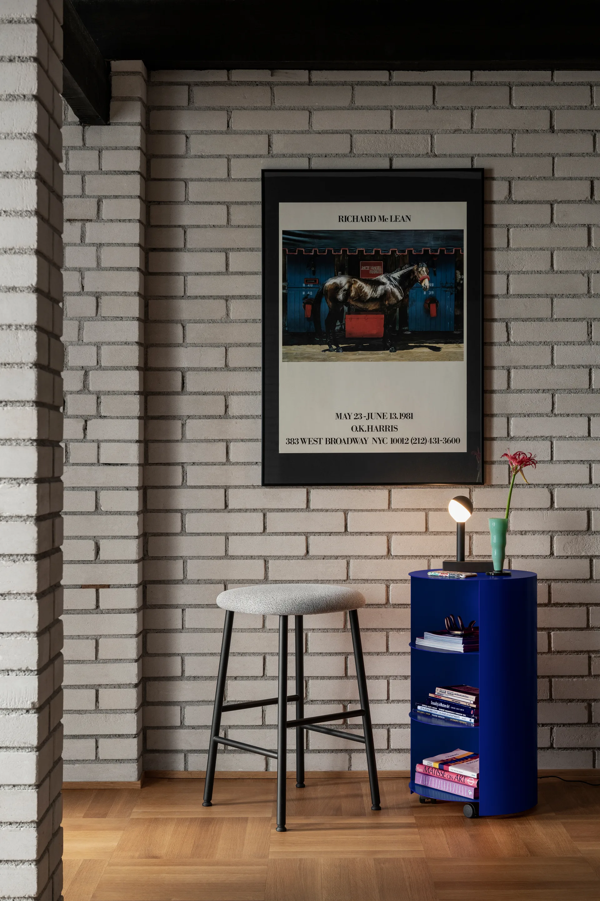 Hide βάθρο Ø38x68 cm, Ultramarine blue textured Hem