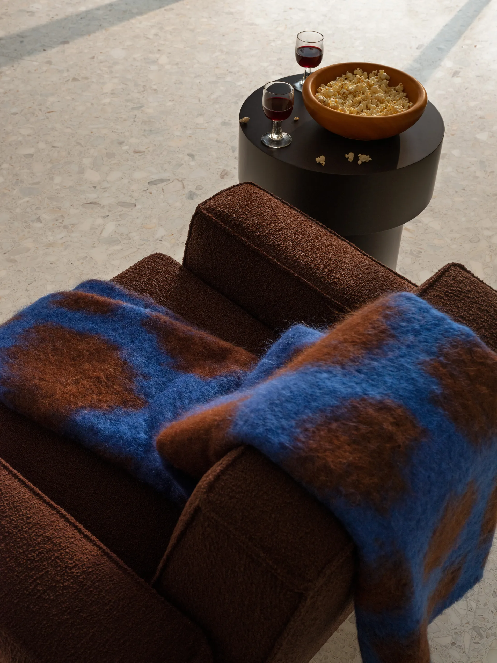 Hunk lounge πολυθρόνα με μπράτσα, Chocolate Hem