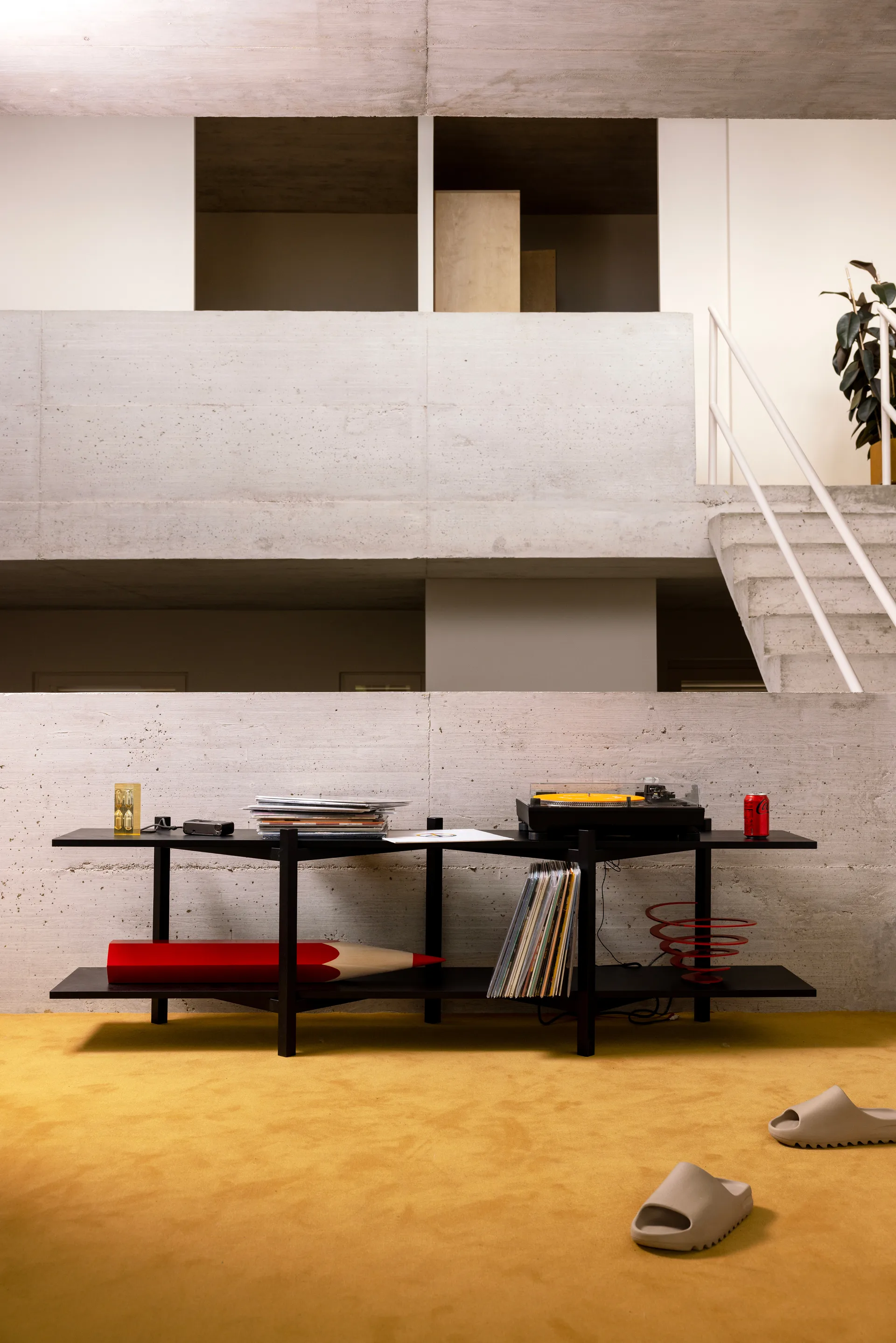 Zig Zag ράφι Media 194x57 cm, Black Hem