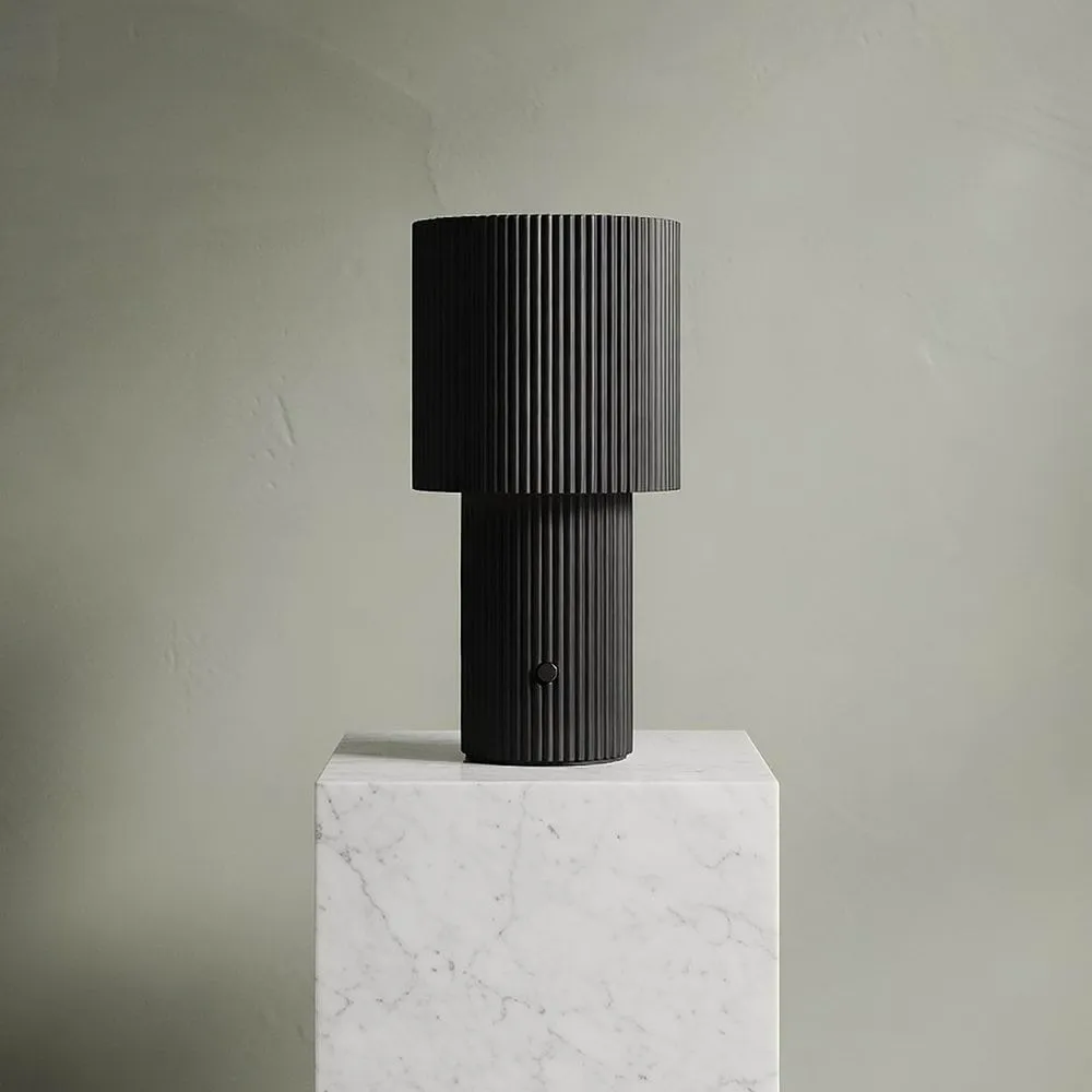 Iluma φορητή επιτραπέζια λάμπα, Jet black Herstal