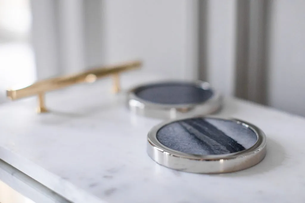 Hilke Collection δίσκος 40,5x25,5 cm, Λευκό μάρμαρο-μασίφ ορείχαλκος Hilke Collection