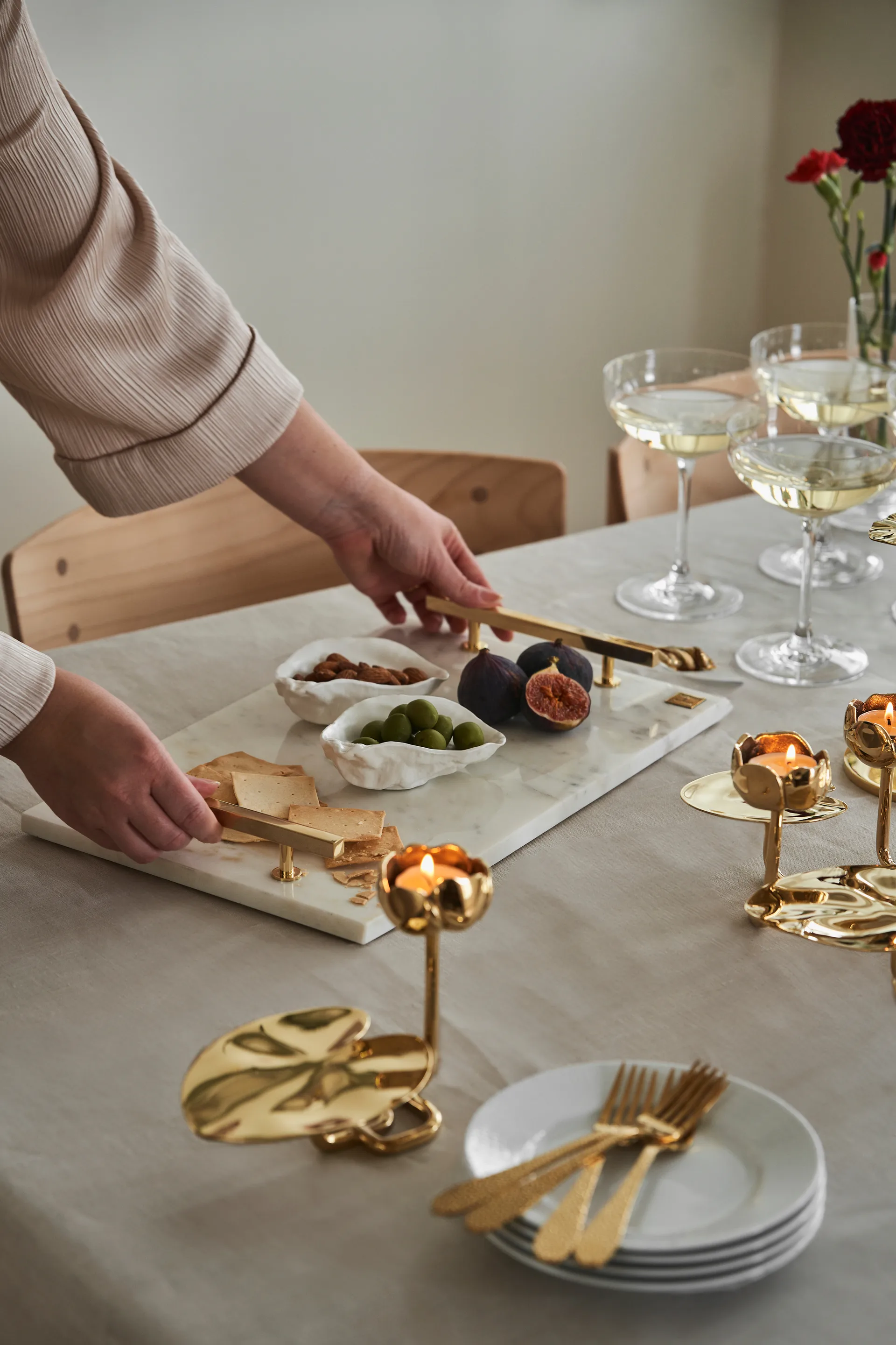 Hilke Collection δίσκος 40,5x25,5 cm, Λευκό μάρμαρο-μασίφ ορείχαλκος Hilke Collection