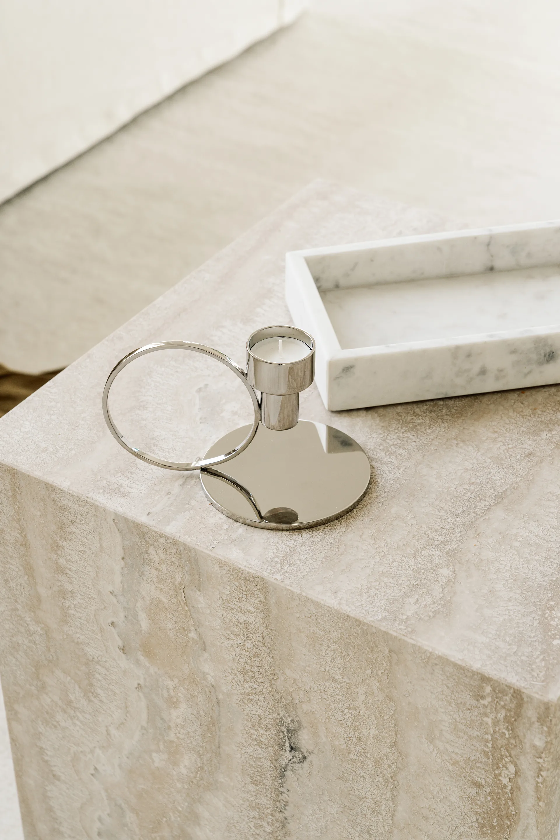 Insieme κηροπήγιο, Επιχρωμιωμένος ορείχαλκος Hilke Collection