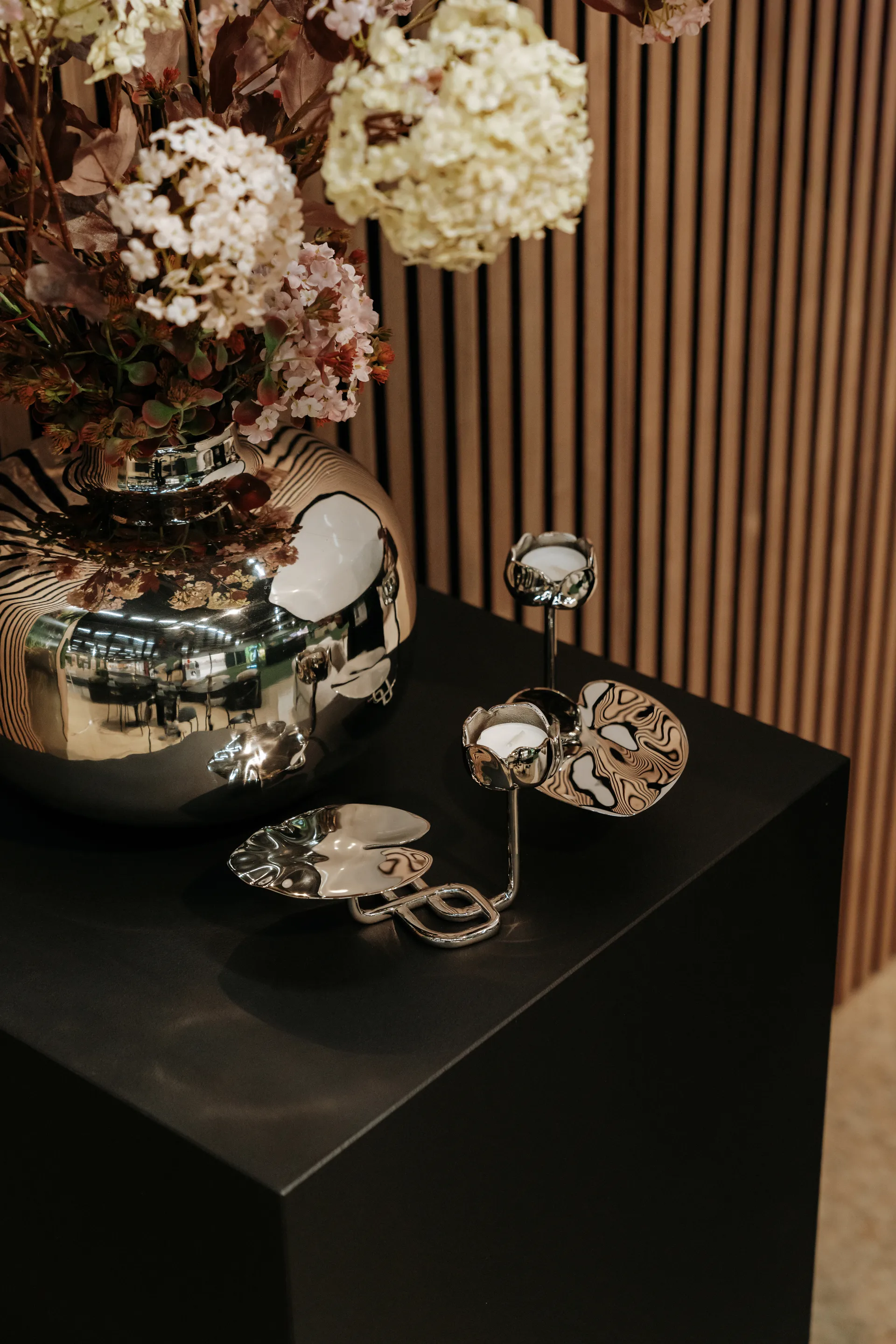 Κηροπήγιο Ninfea No.2, Επιχρωμιωμένος ορείχαλκος Hilke Collection