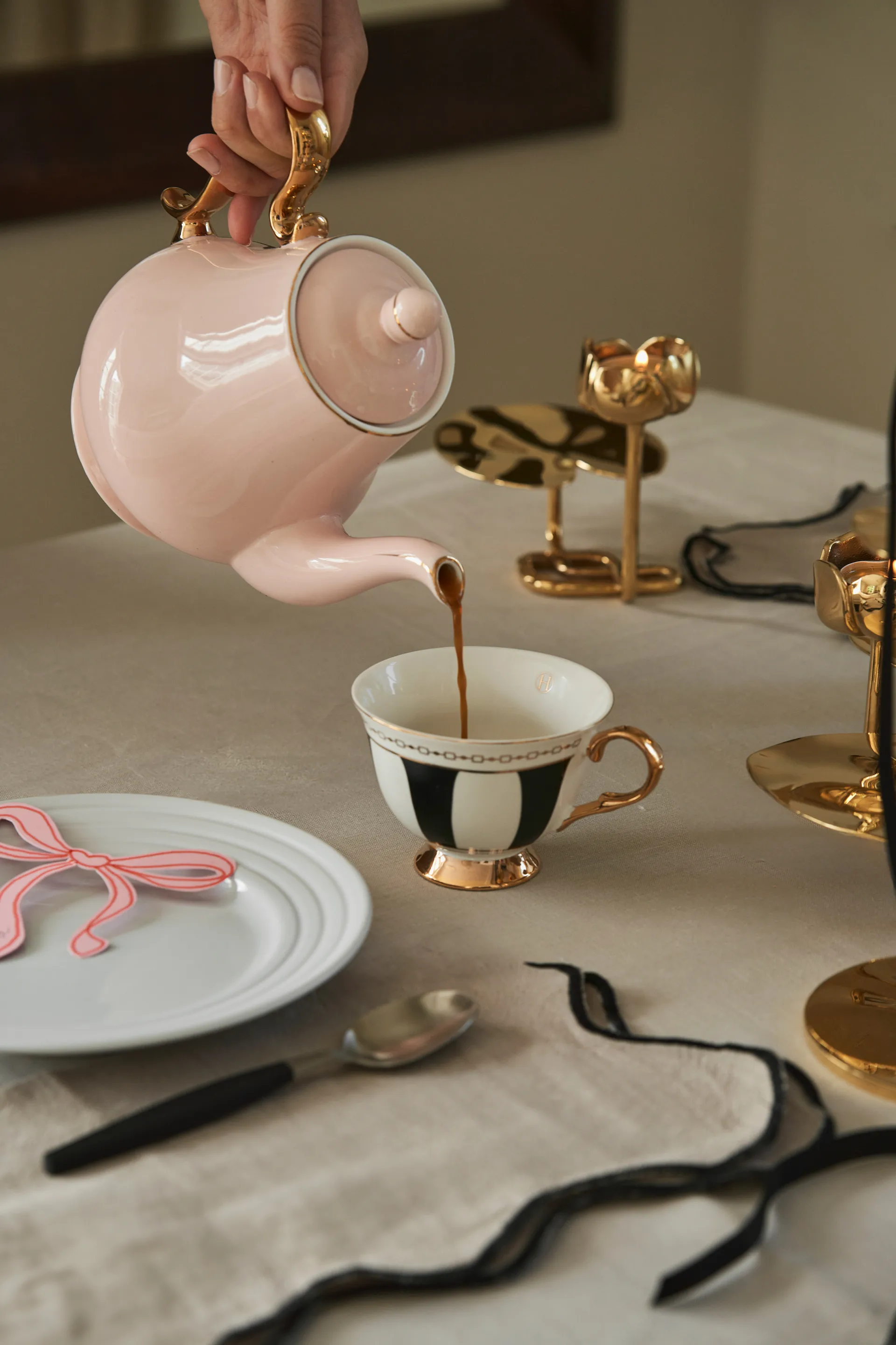 Φλιτζάνι με πιατάκι, Strisce Nero, 22 cl Hilke Collection