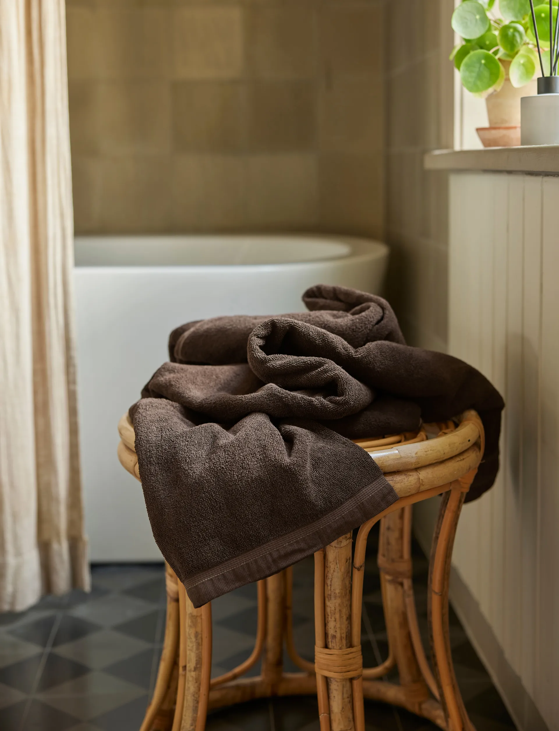 Πετσέτα Lina chocolat, 100x150 εκ. Himla