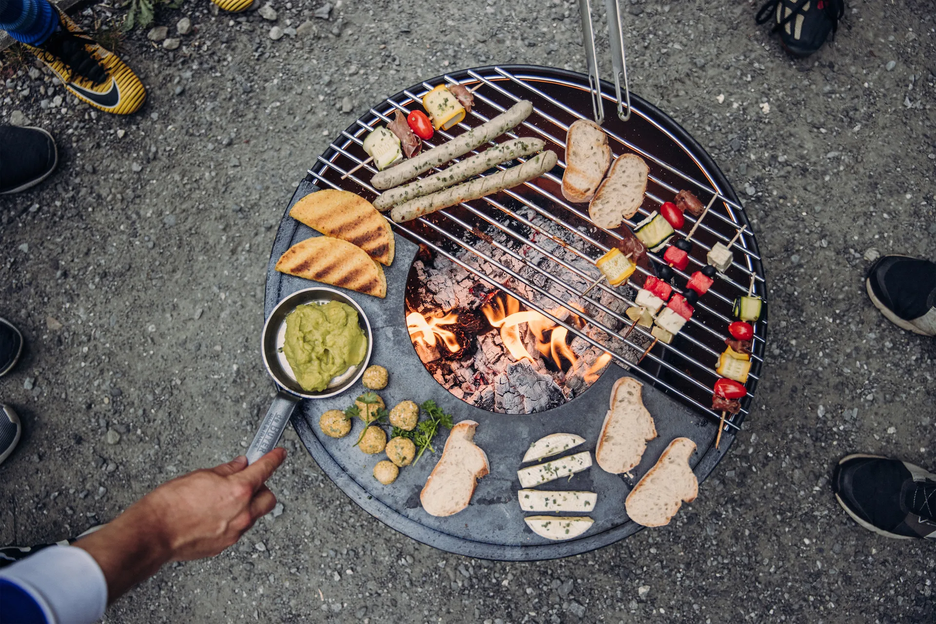 BOWL 57 εστία φωτιάς  , Μαύρο-ασημί, βάση αστεριού Höfats
