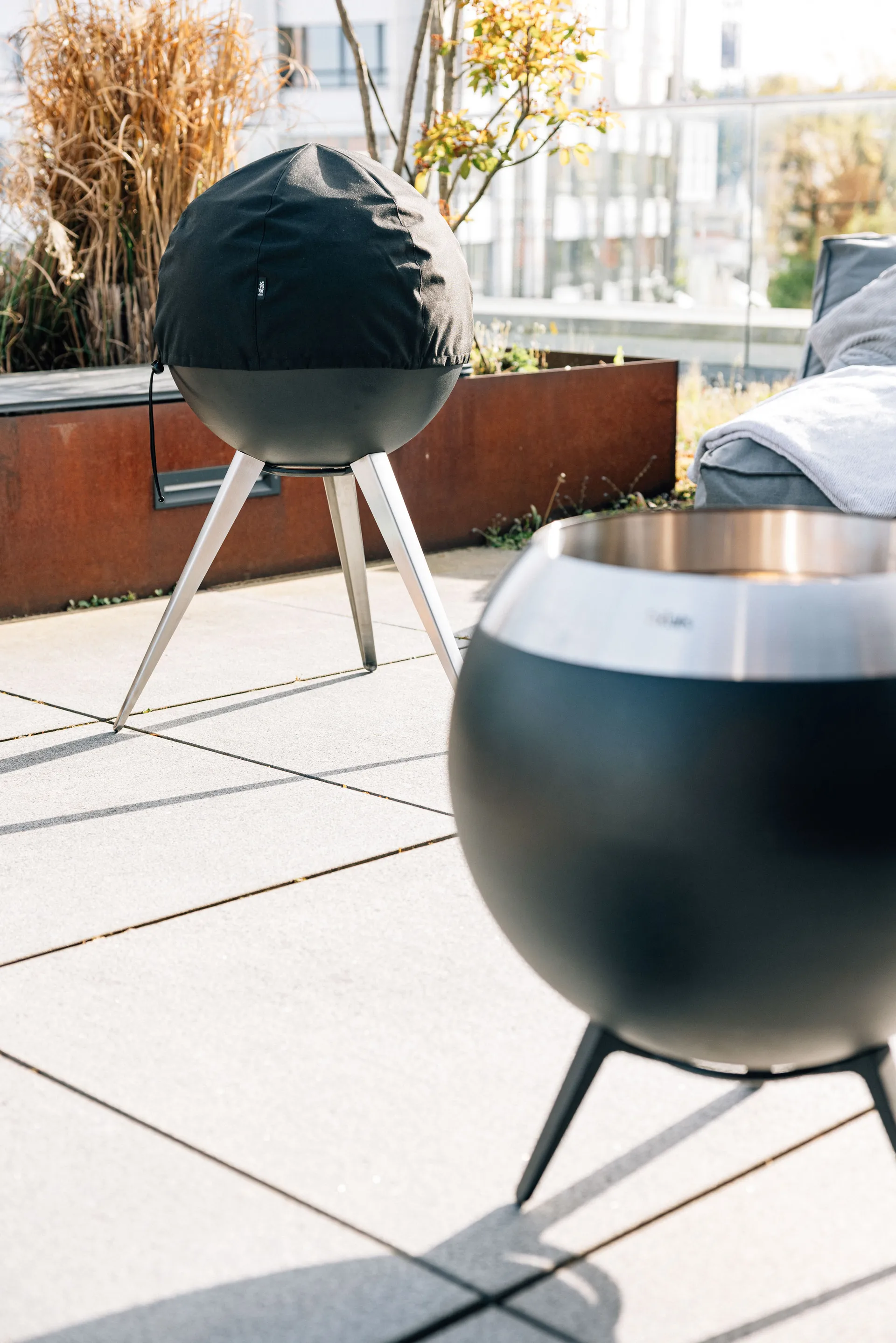 MOON 45 κάλυμμα  , Μάυρο Höfats