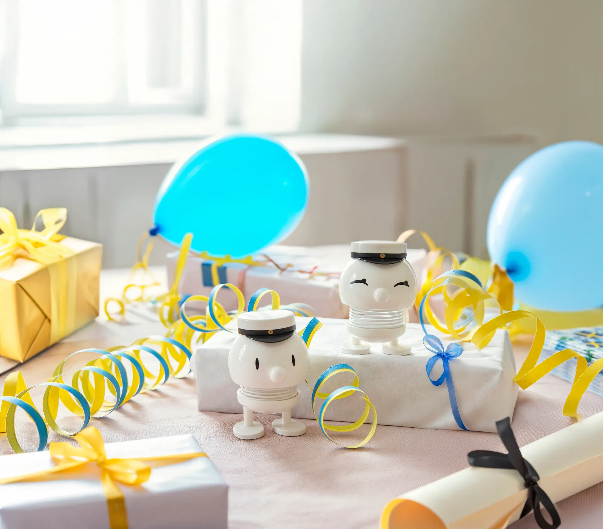 Hoptimist Swedish Student Bumble S φιγούρα, White Hoptimist