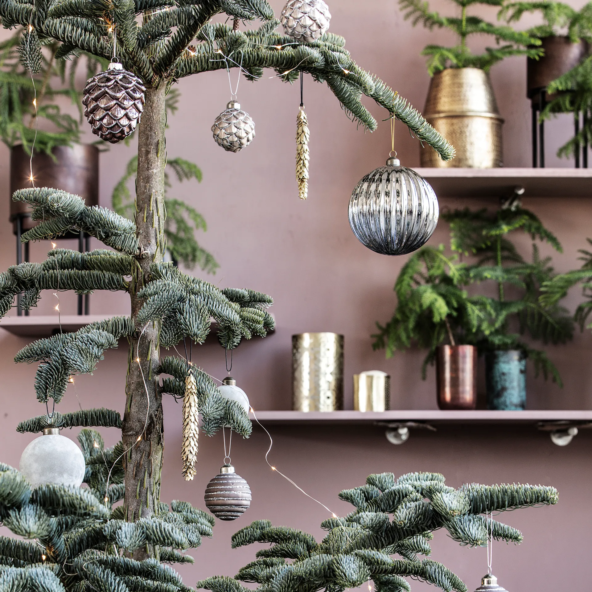 Κωνικά χριστουγεννιάτικα διακοσμητικά 14 εκ, Μπρούτζος House Doctor