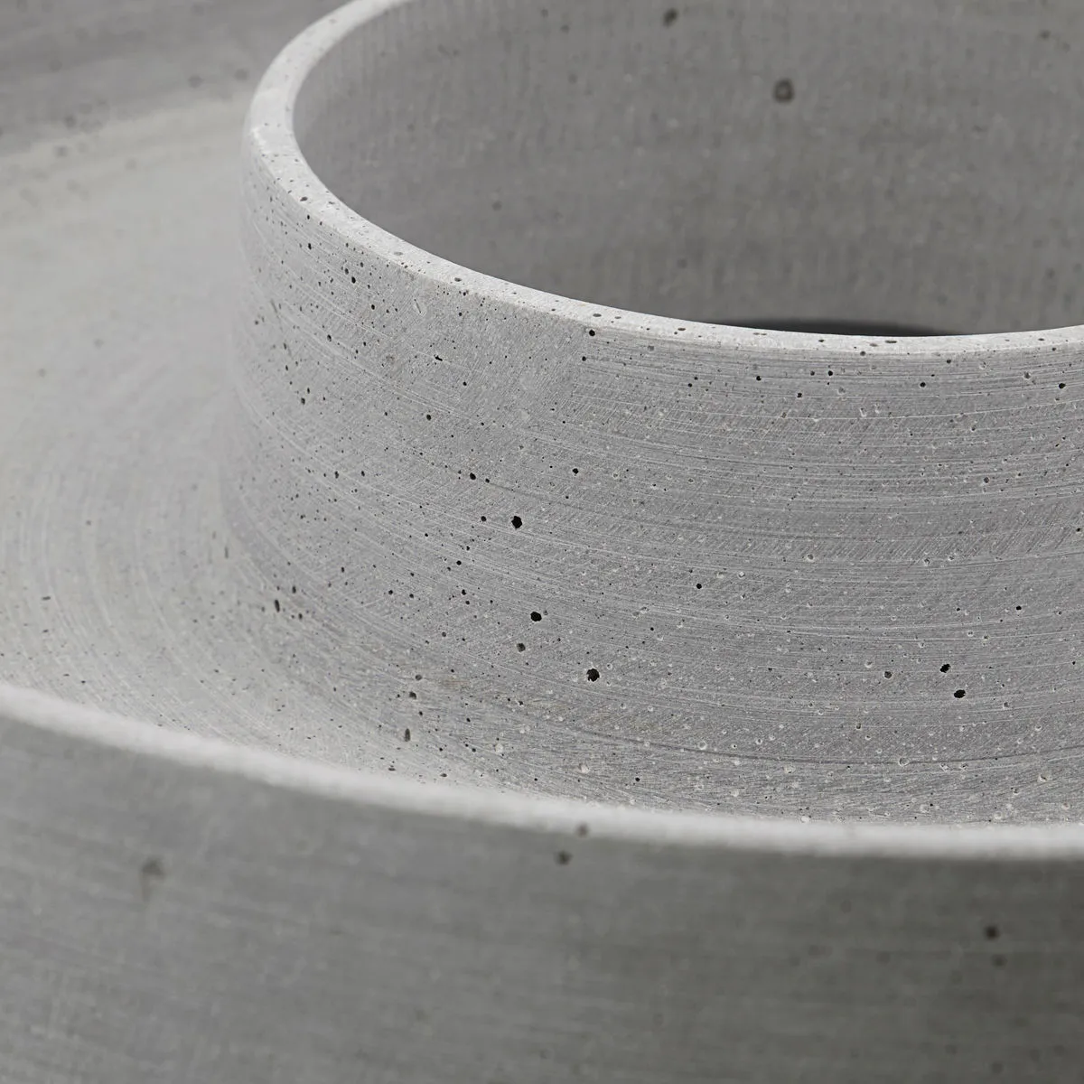 Κηροπήγιο σε σχήμα κρίκου για χοντρά κεριά Ø45 εκ., Τσιμέντο House Doctor