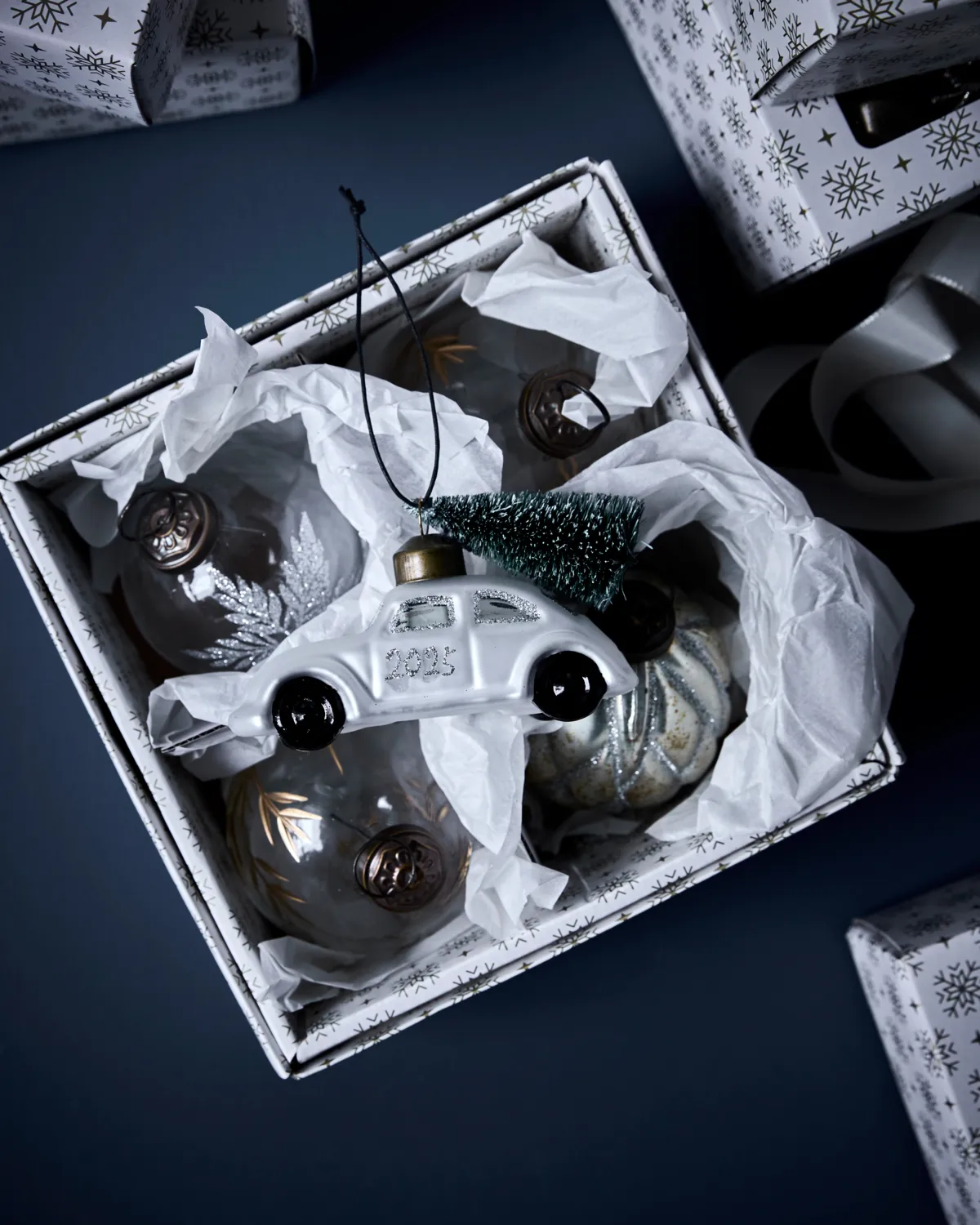 Χριστουγεννιάτικο κρεμαστό Car, Λευκό-ασημί House Doctor