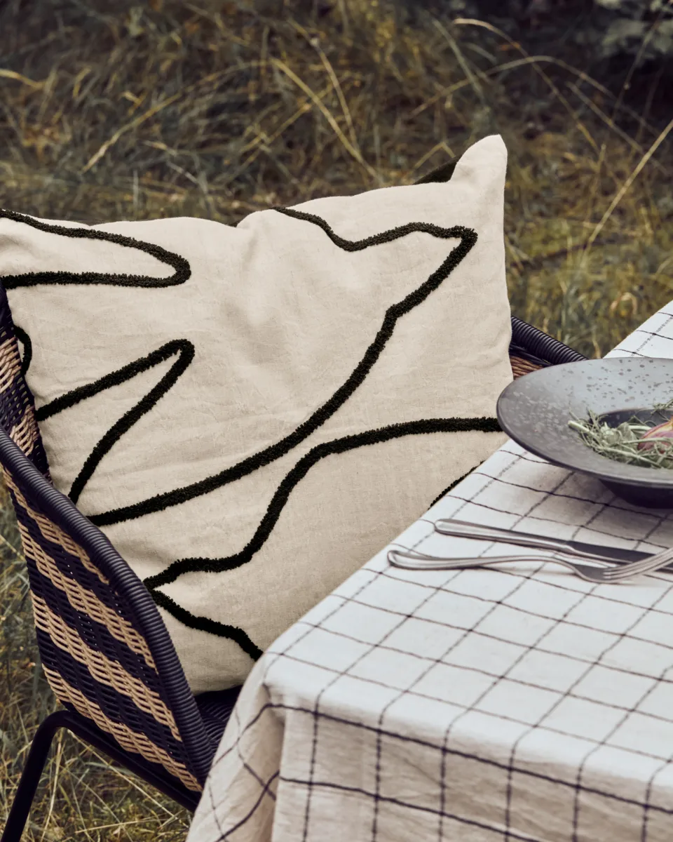 Fly μαξιλαροθήκη 50x50 εκ., Μαύρο-εκρου House Doctor