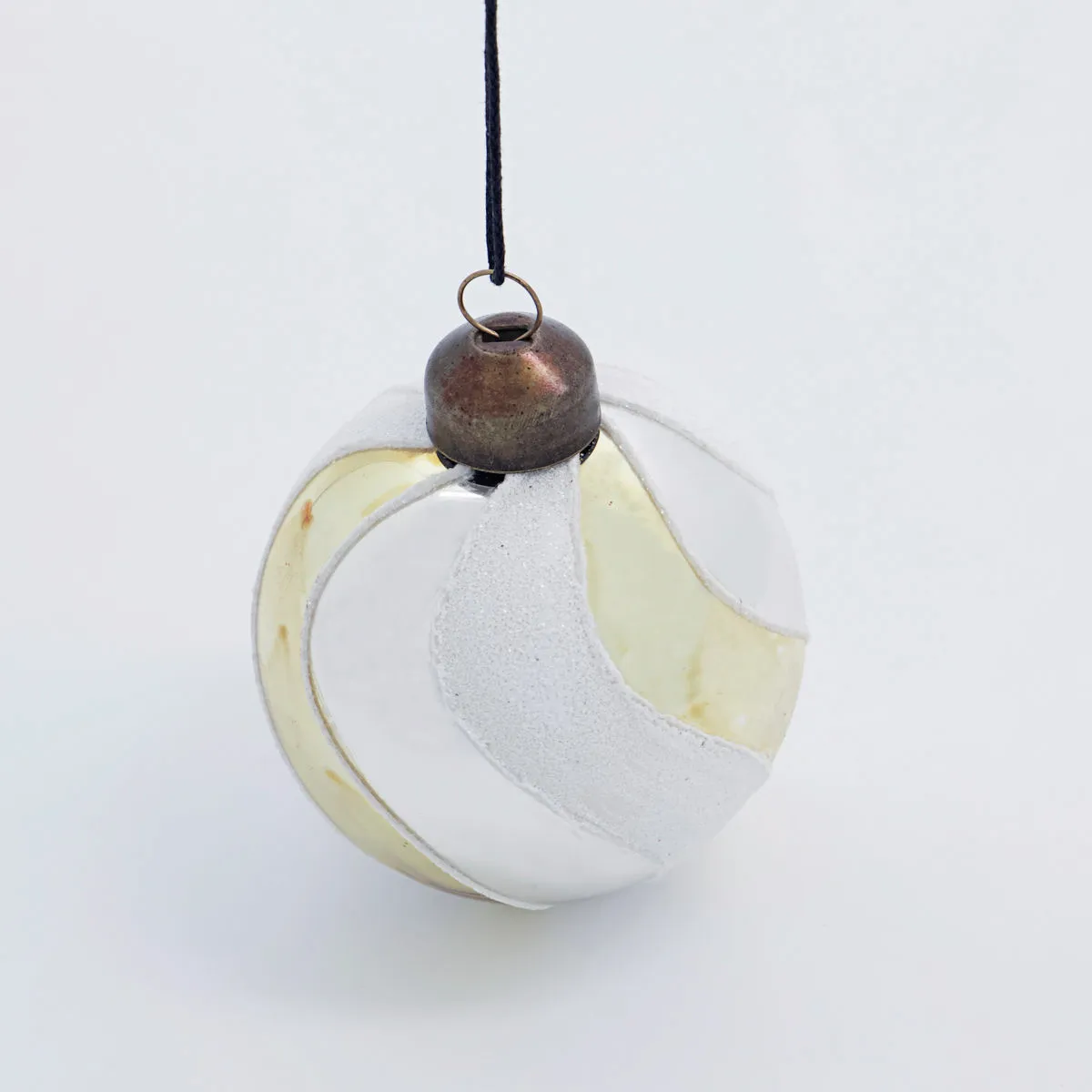 Glowi μπάλα για το χριστουγεννιάτικο δέντρο Ø6 cm Συσκευασία 6 τεμαχίων , Χρυσαφί House Doctor