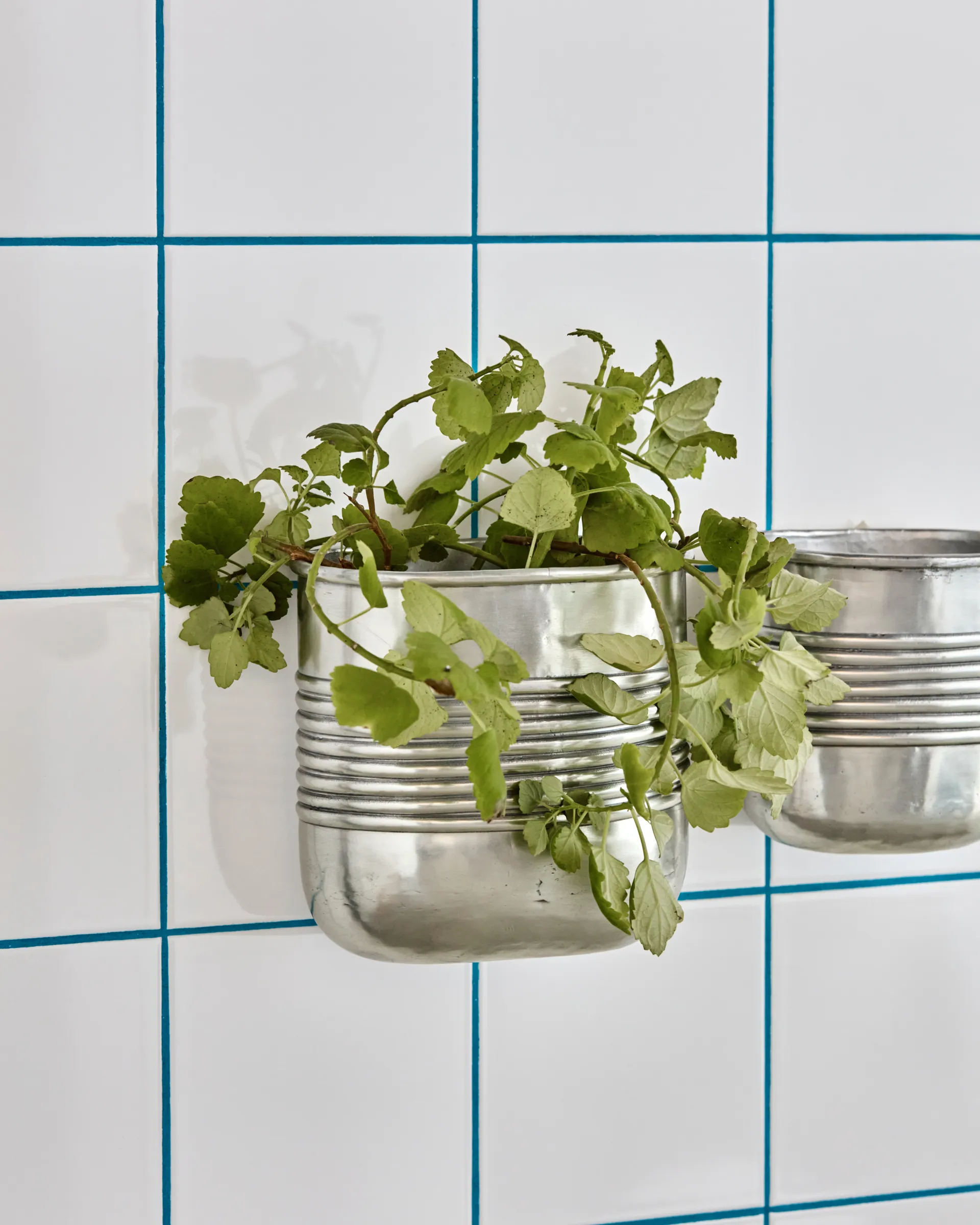 Groove γλάστρα αλουμινίου οβάλ 2 τεμ., Αντικέ ασημένιο φινίρισμα House Doctor