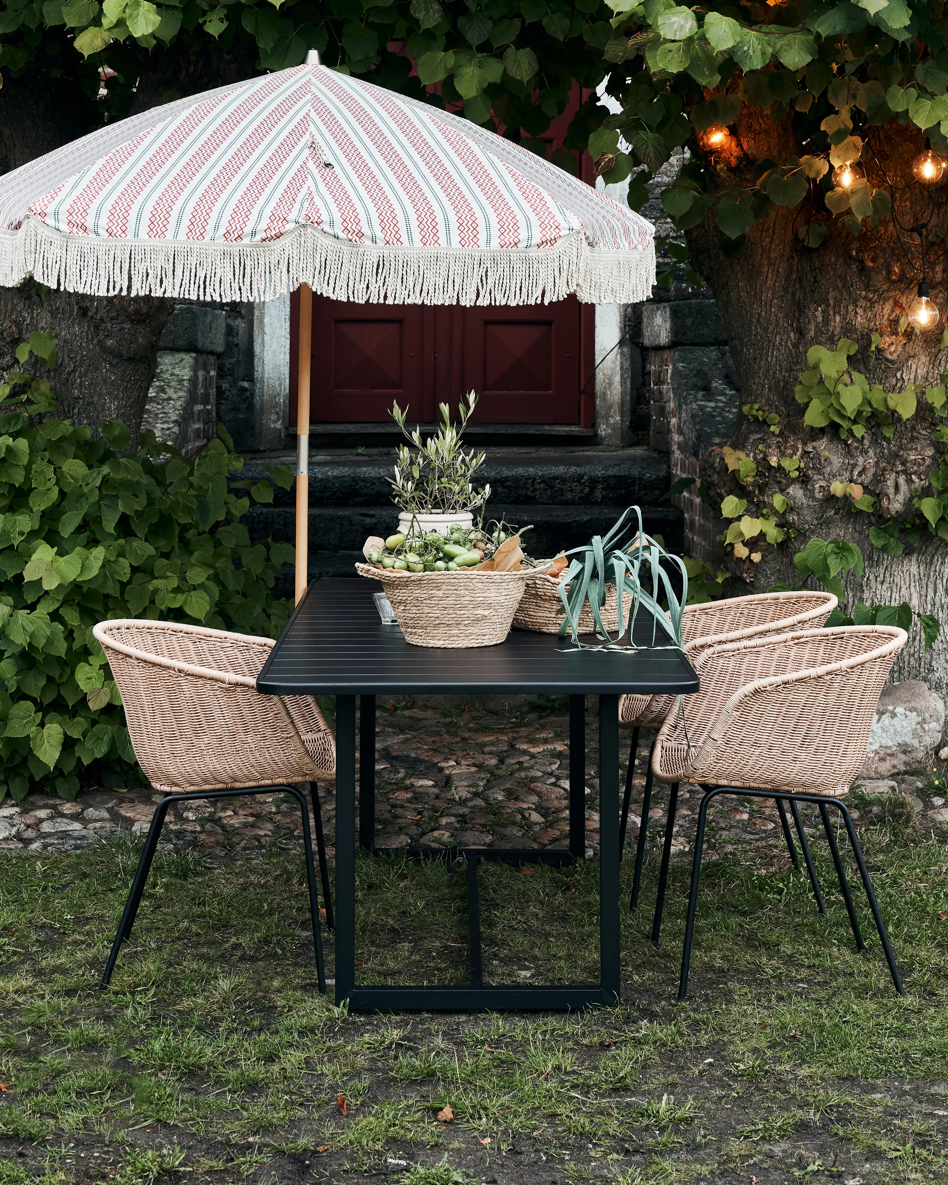 Τραπεζαρία Helo 90x200 εκ., Μαύρο House Doctor