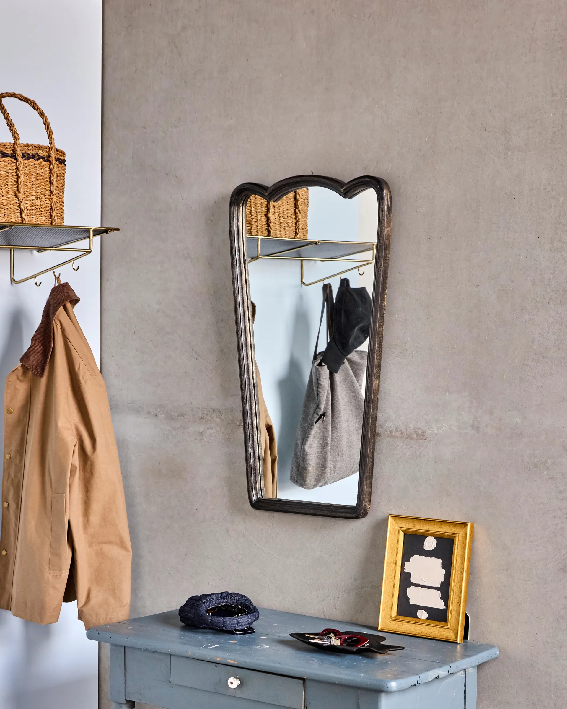 Jamp καθρέφτης τοίχου με πλαίσιο 90 εκ., Μάυρο House Doctor