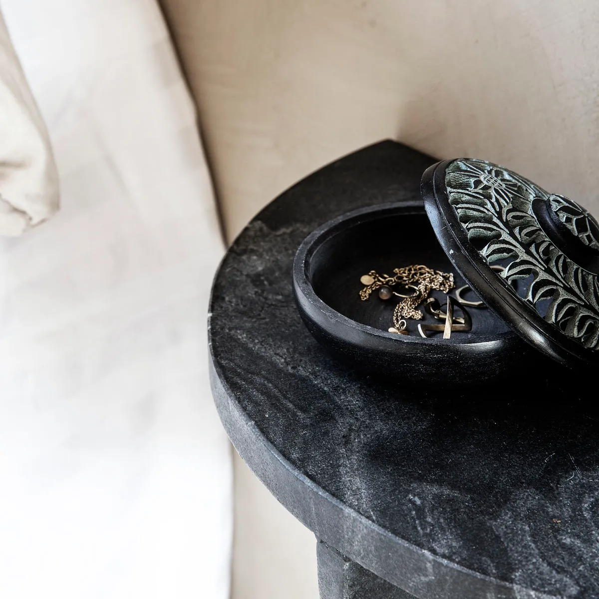 Mega τραπεζάκι βοηθητικό, Μαύρο μάρμαρο House Doctor