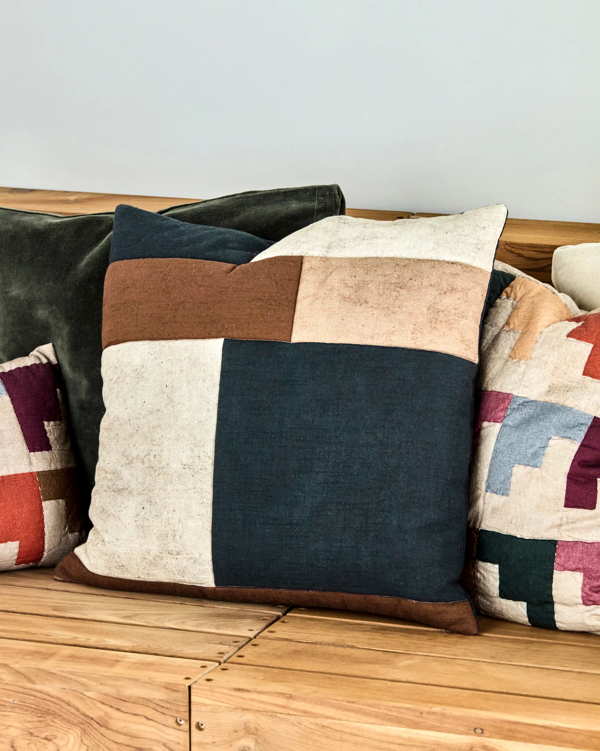 Patch μαξιλαροθήκη 50x50 εκ., Μαύρο-άμμος-καφέ House Doctor