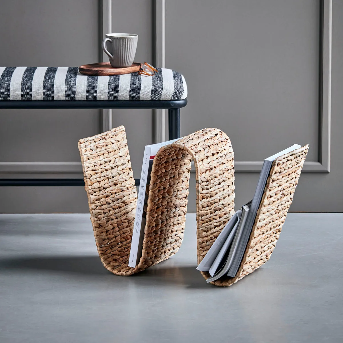 Στήριγμα περιοδικών Wave, Φύση House Doctor