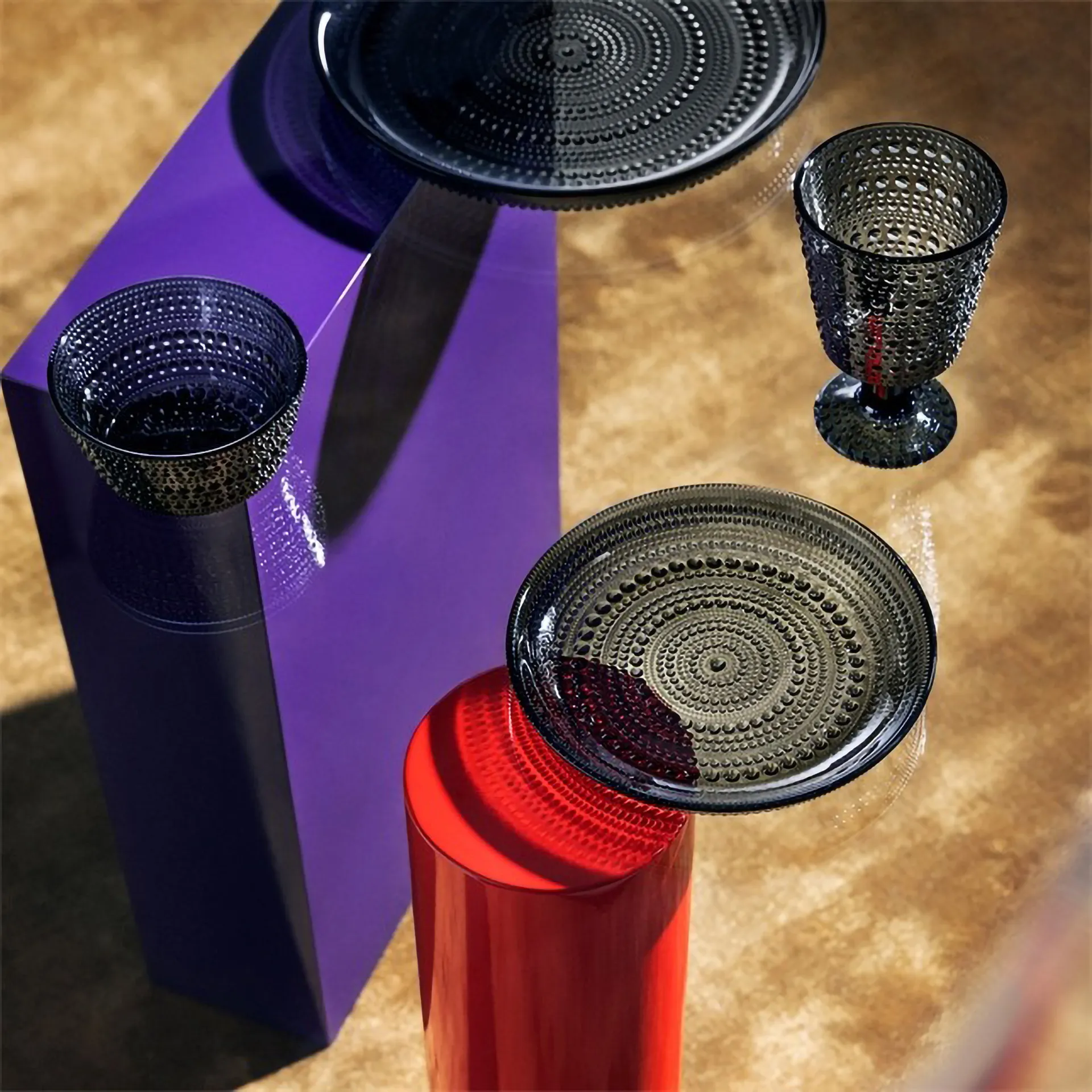 Kastehelmi μικρό πιάτο Ø24,8 cm, σκούρο γκρι Iittala