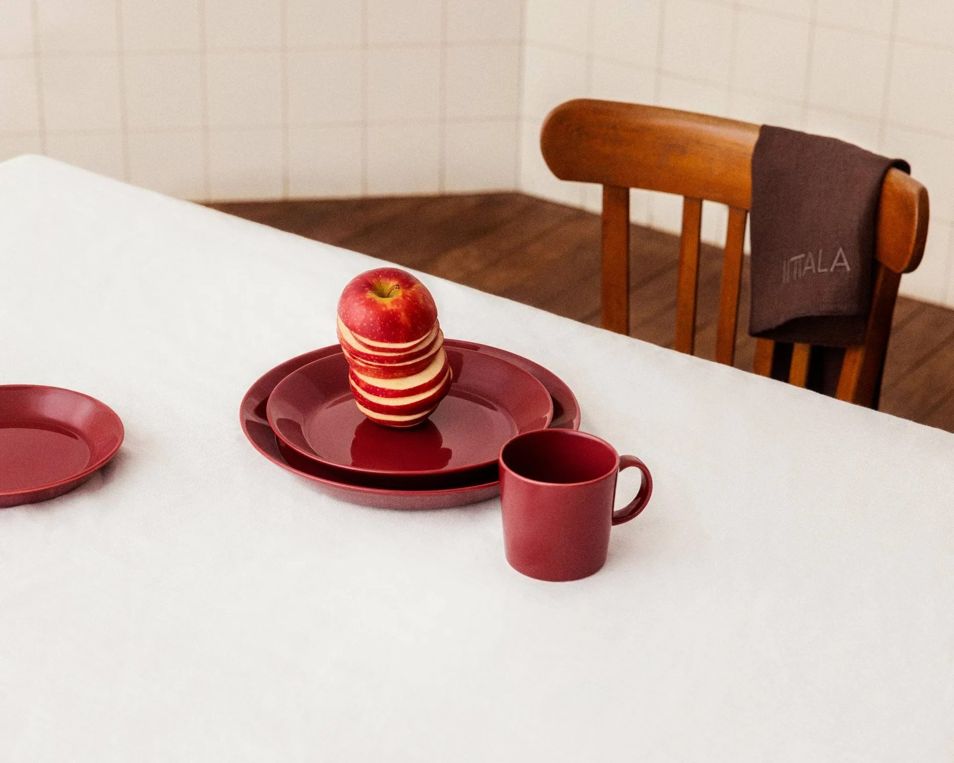 Teema πιάτο Ø21 cm, Κεράσι Iittala