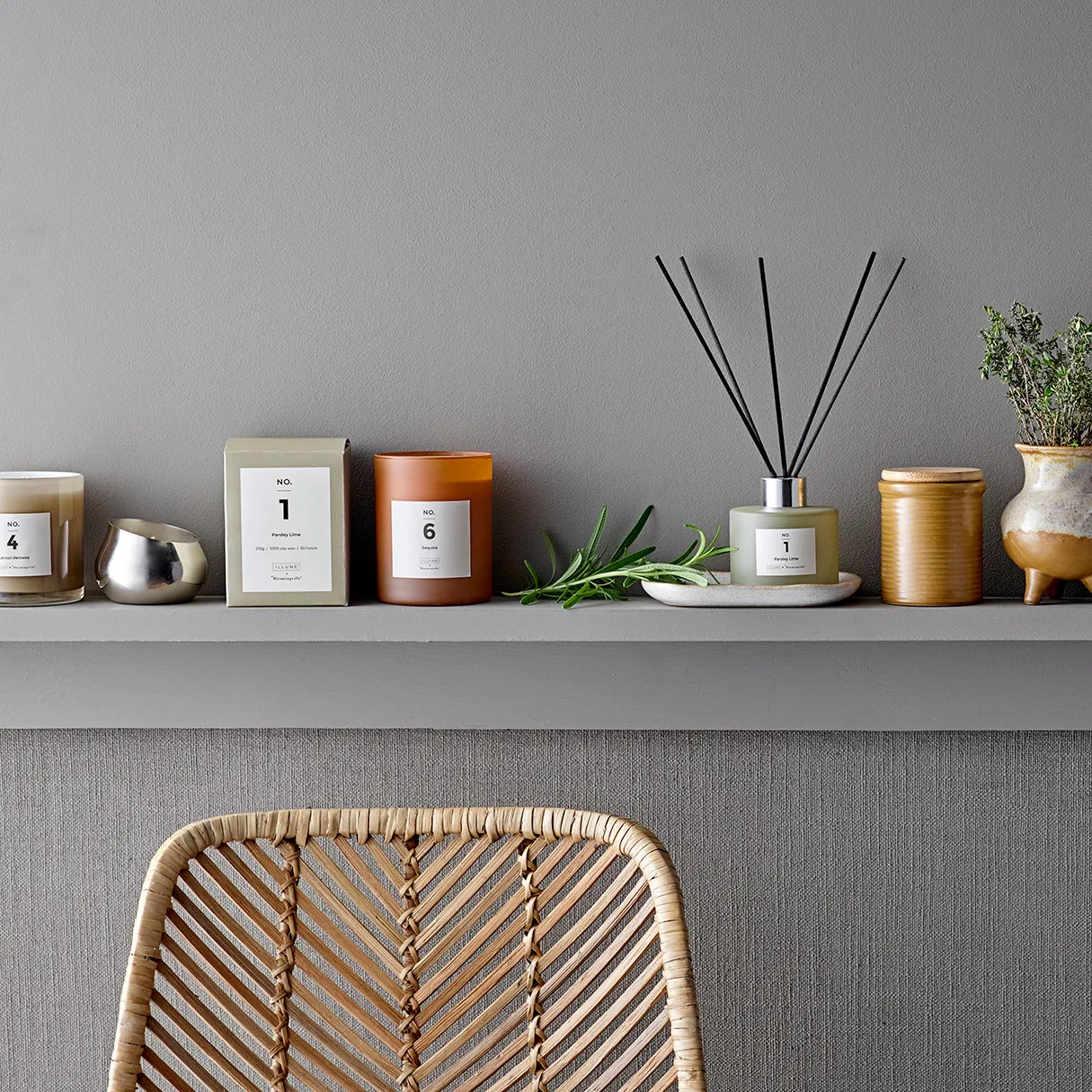 NO. 1 Parsley Lime αρωματικό κερί, 200 g + Κουτί δώρου Illume x Bloomingville