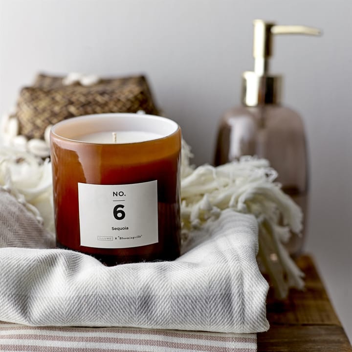 NO. 6 Sequoia αρωματικό κερί, 200 g Illume x Bloomingville