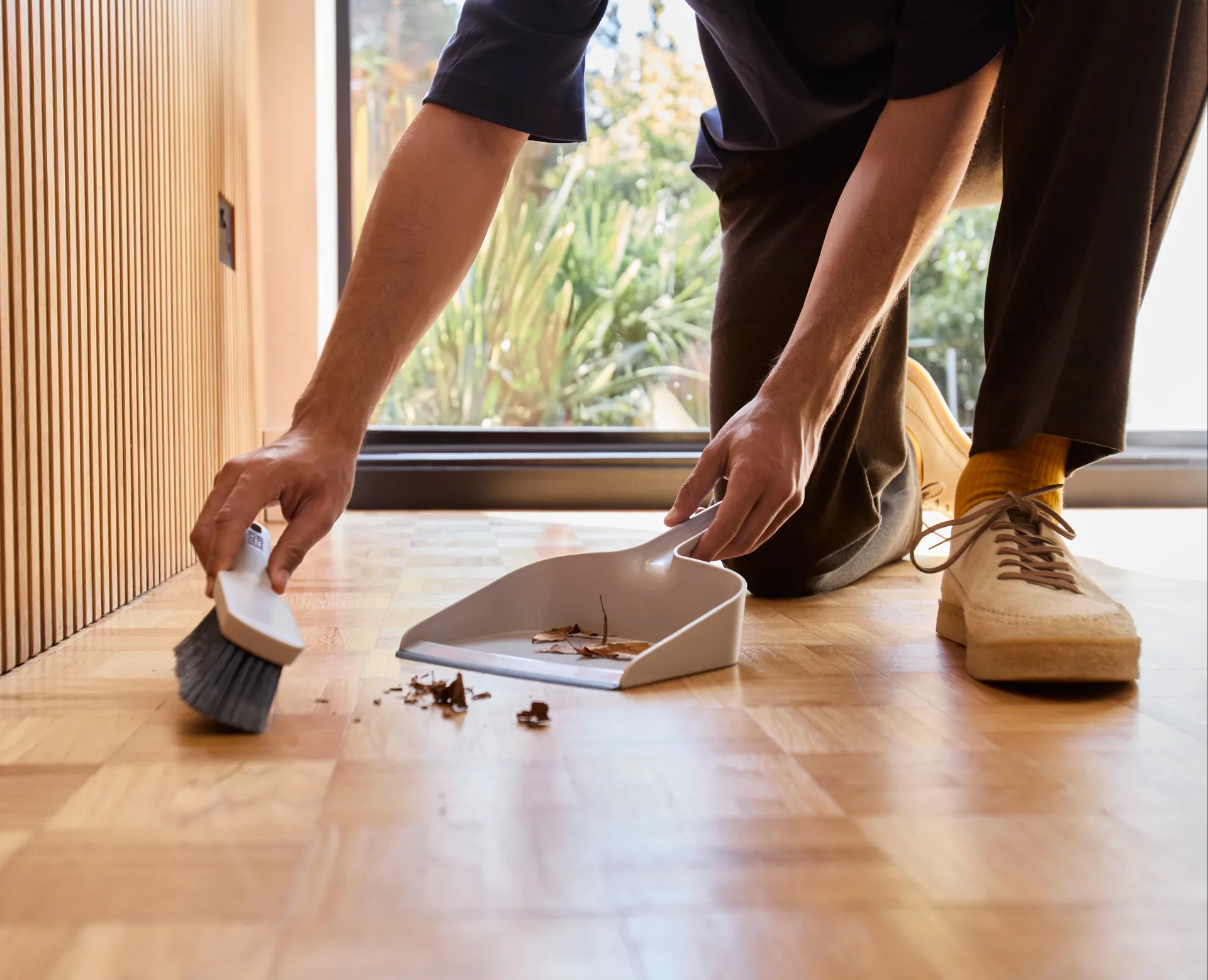 Cleantech Βουρτσάκι τοίχου με φτυάρι, Stone Joseph Joseph